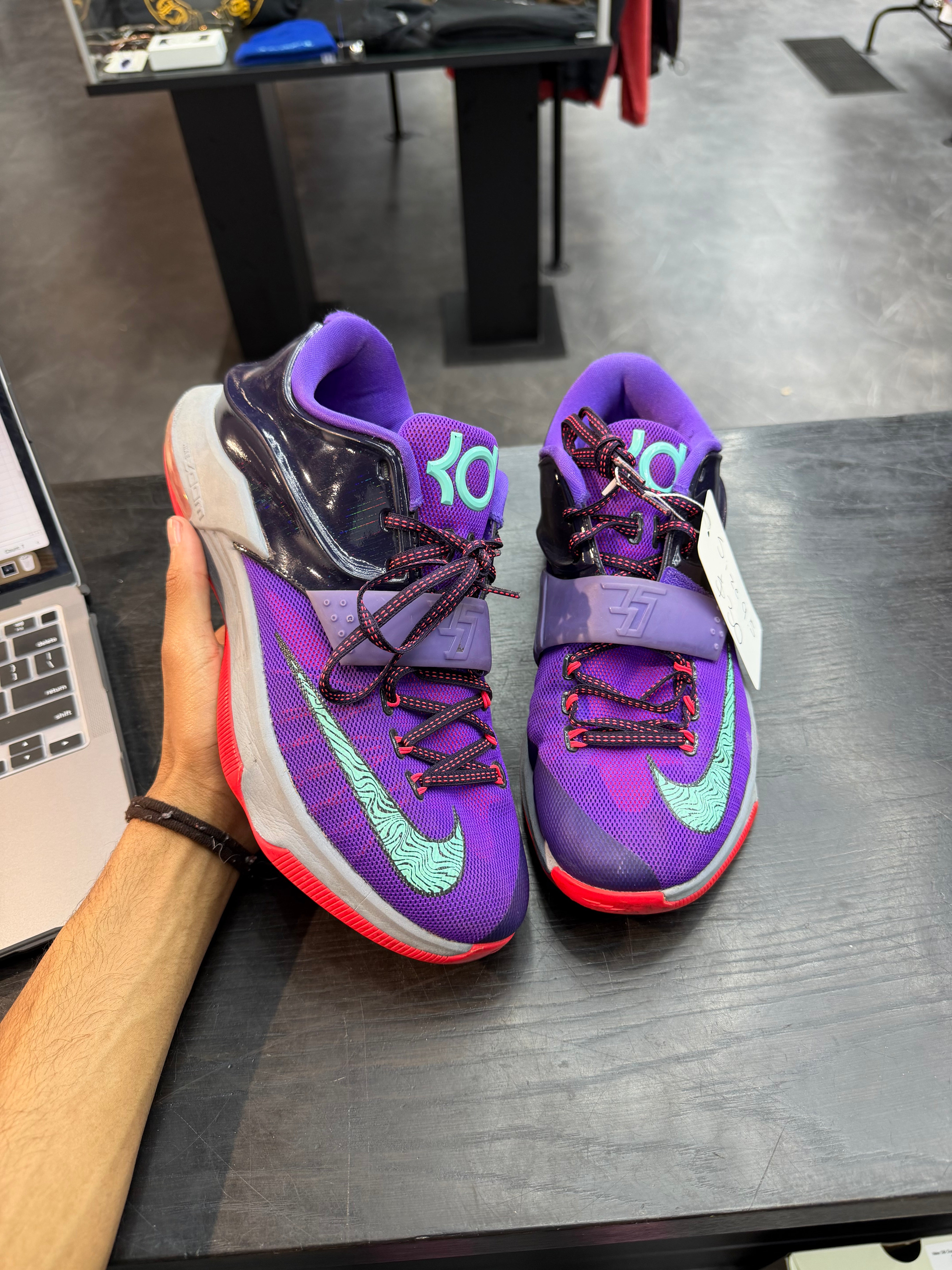 KD 7 “Lightning Purple” (9.5) Saturday Steal