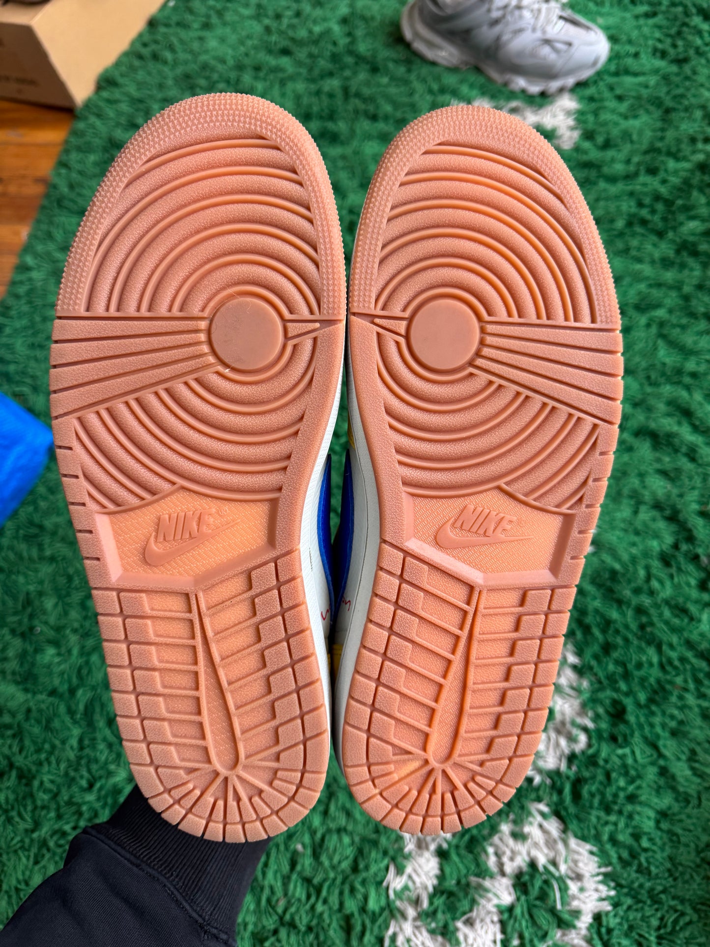 Jordan 1 Low x Travis Scott “Canary”