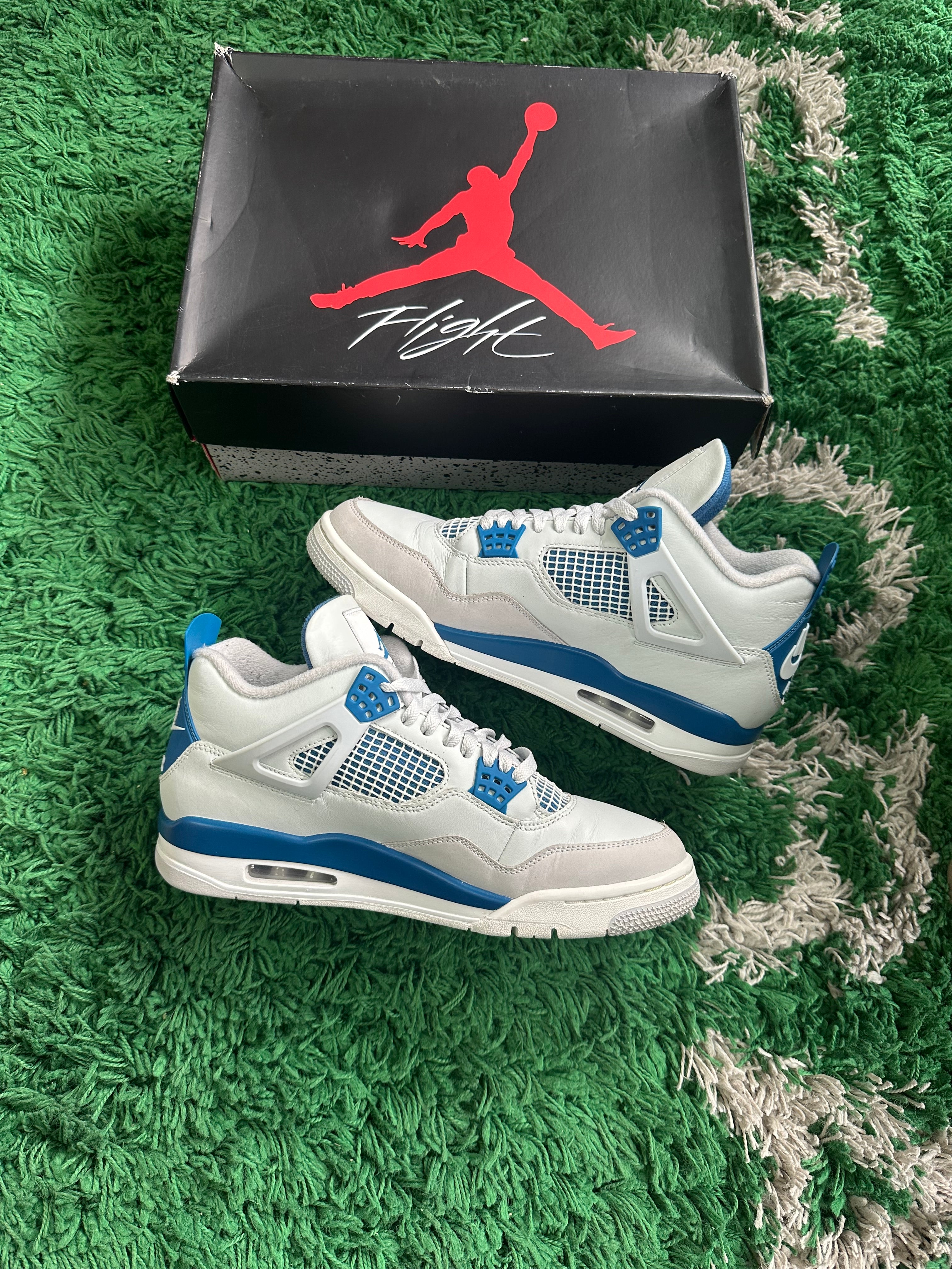 Jordan 4 “Military Blue”