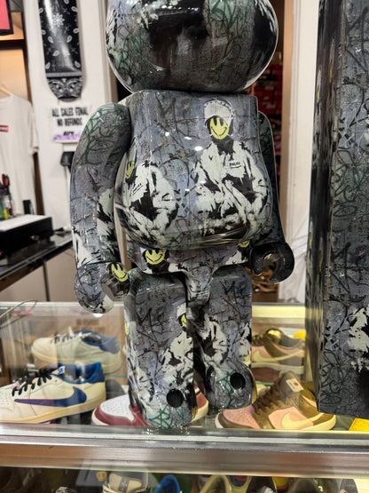 Bearbrick Riot Cop 1000%
