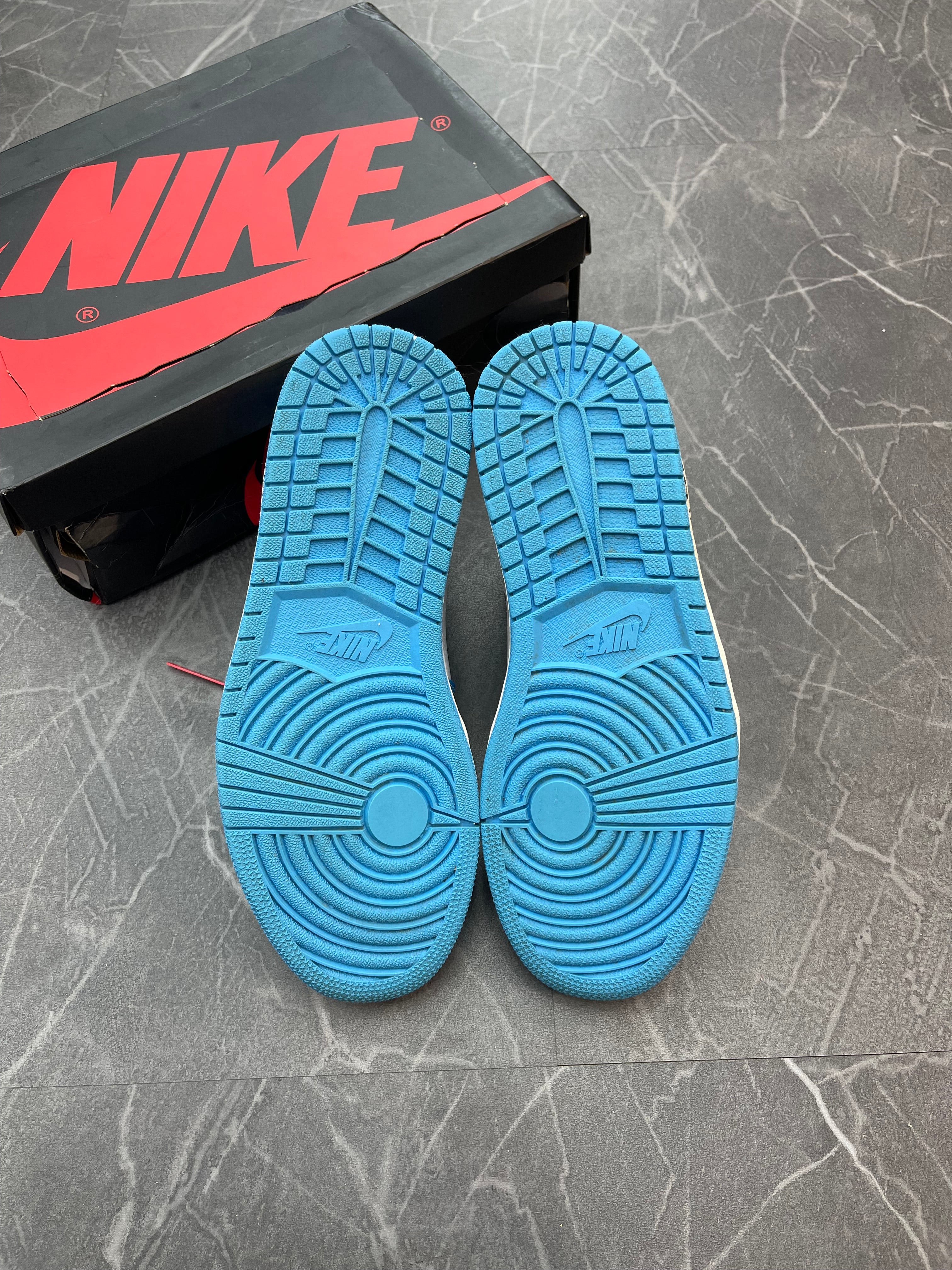 Jordan 1 High X Off White “UNC”