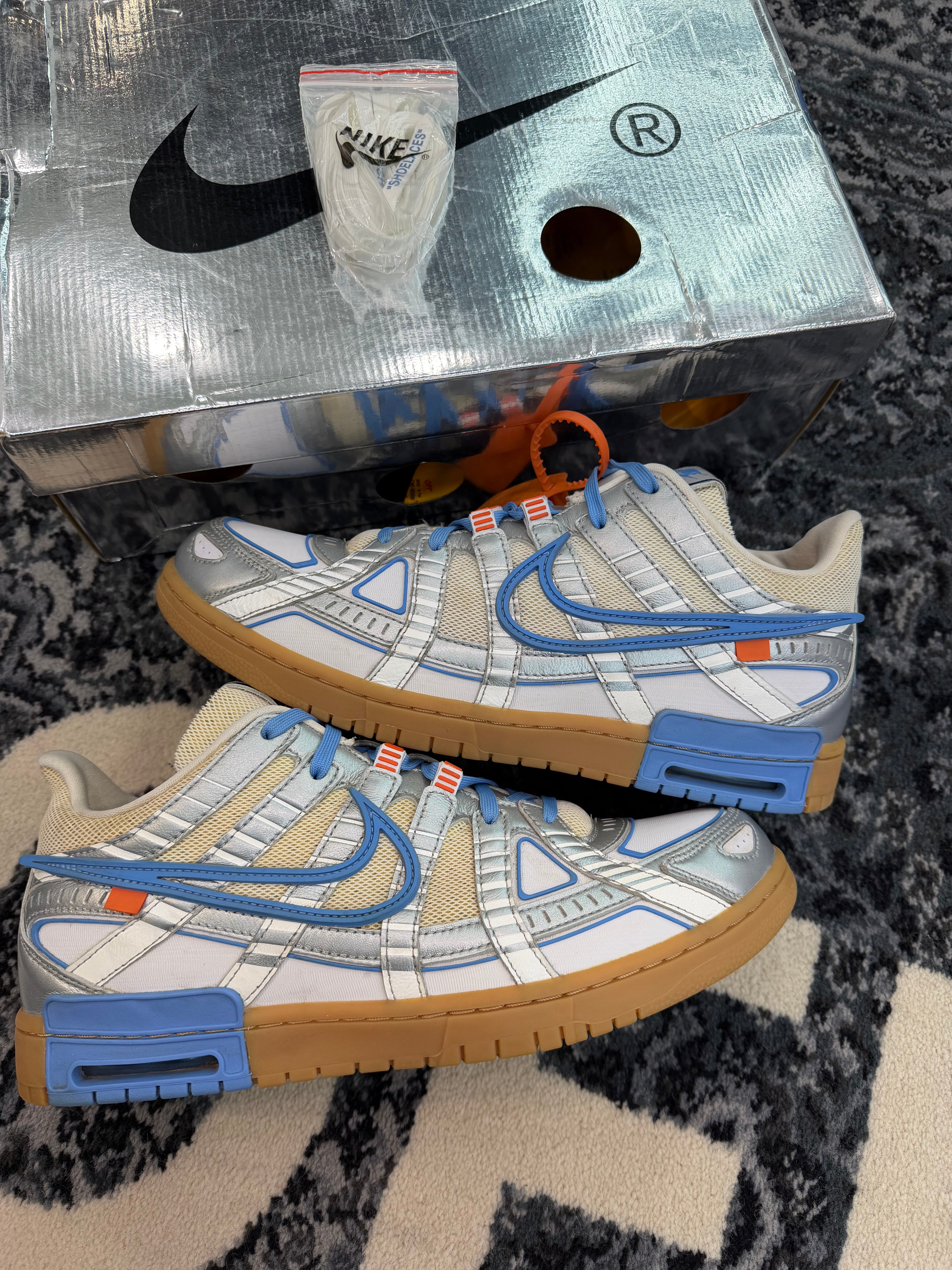 Nike Rubber Dunk Low x Off White “UNC”