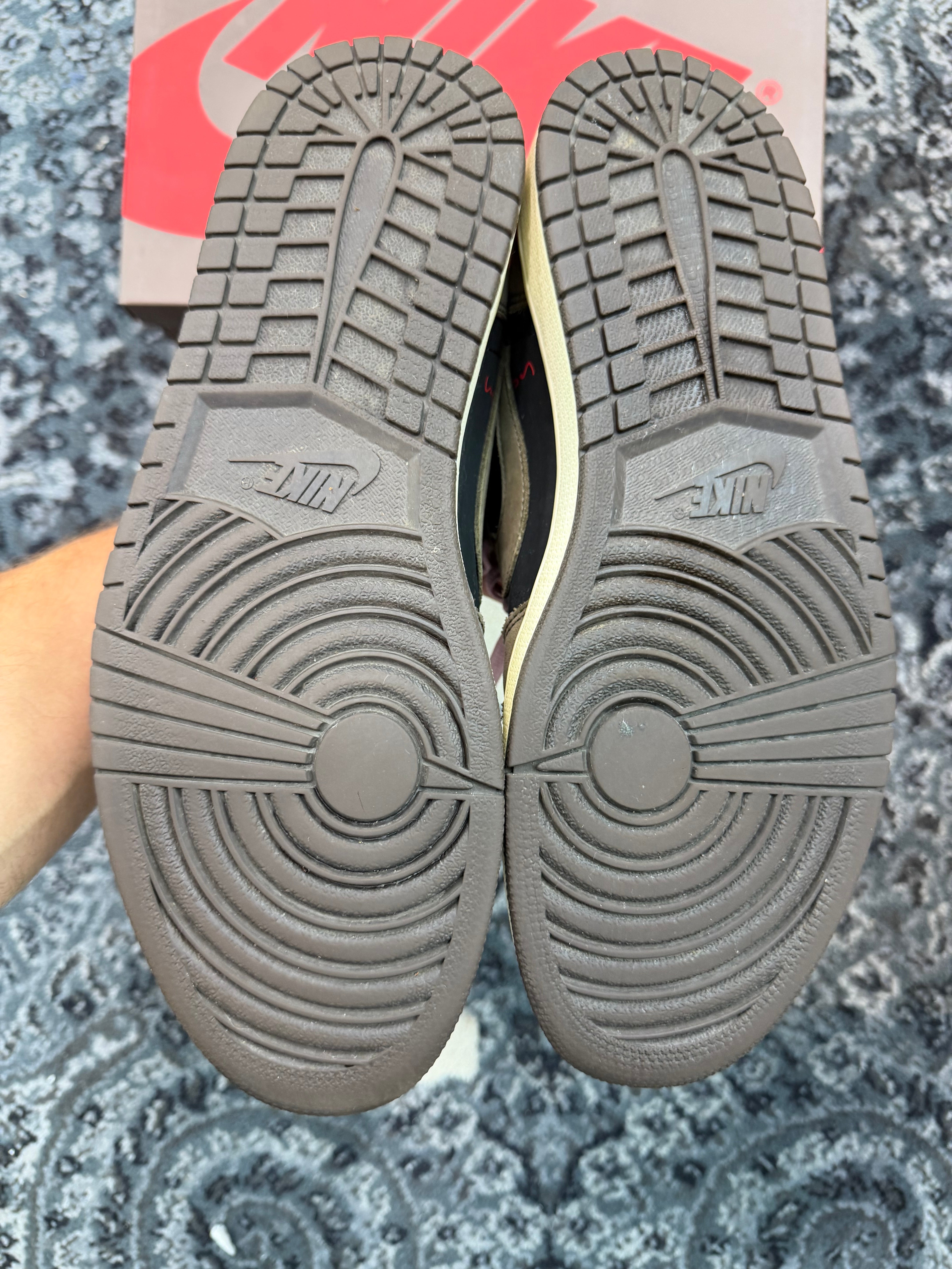 Jordan 1 Low Travis Scott “Mocha”