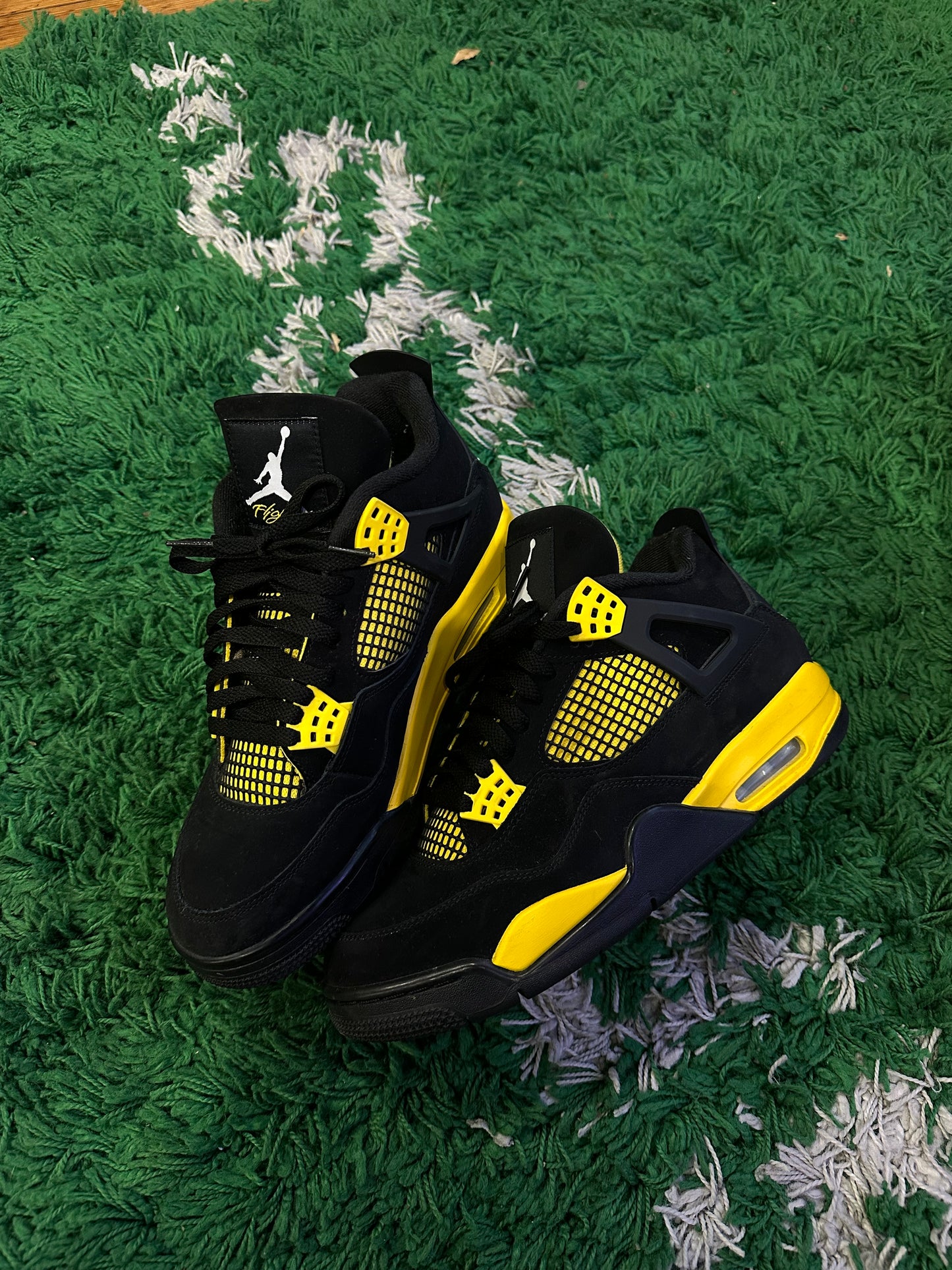 Jordan 4 “Thunder”