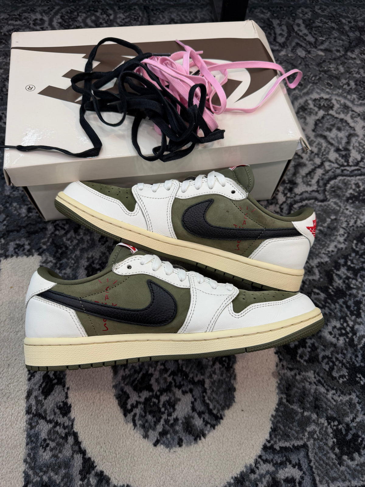 Jordan 1 Low x Travis Scott “Medium Olive”