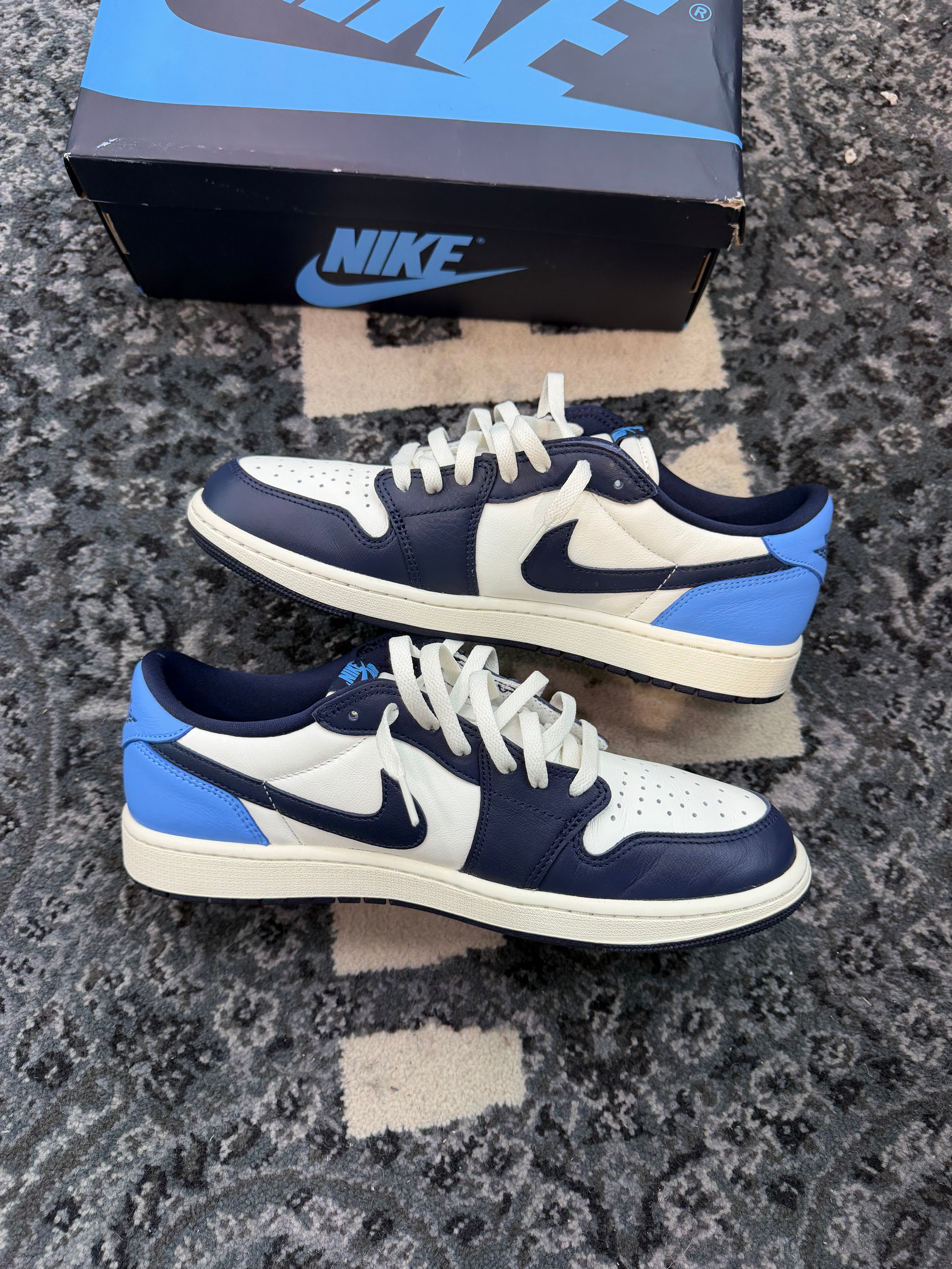 Jordan 1 Low “Obsidian”