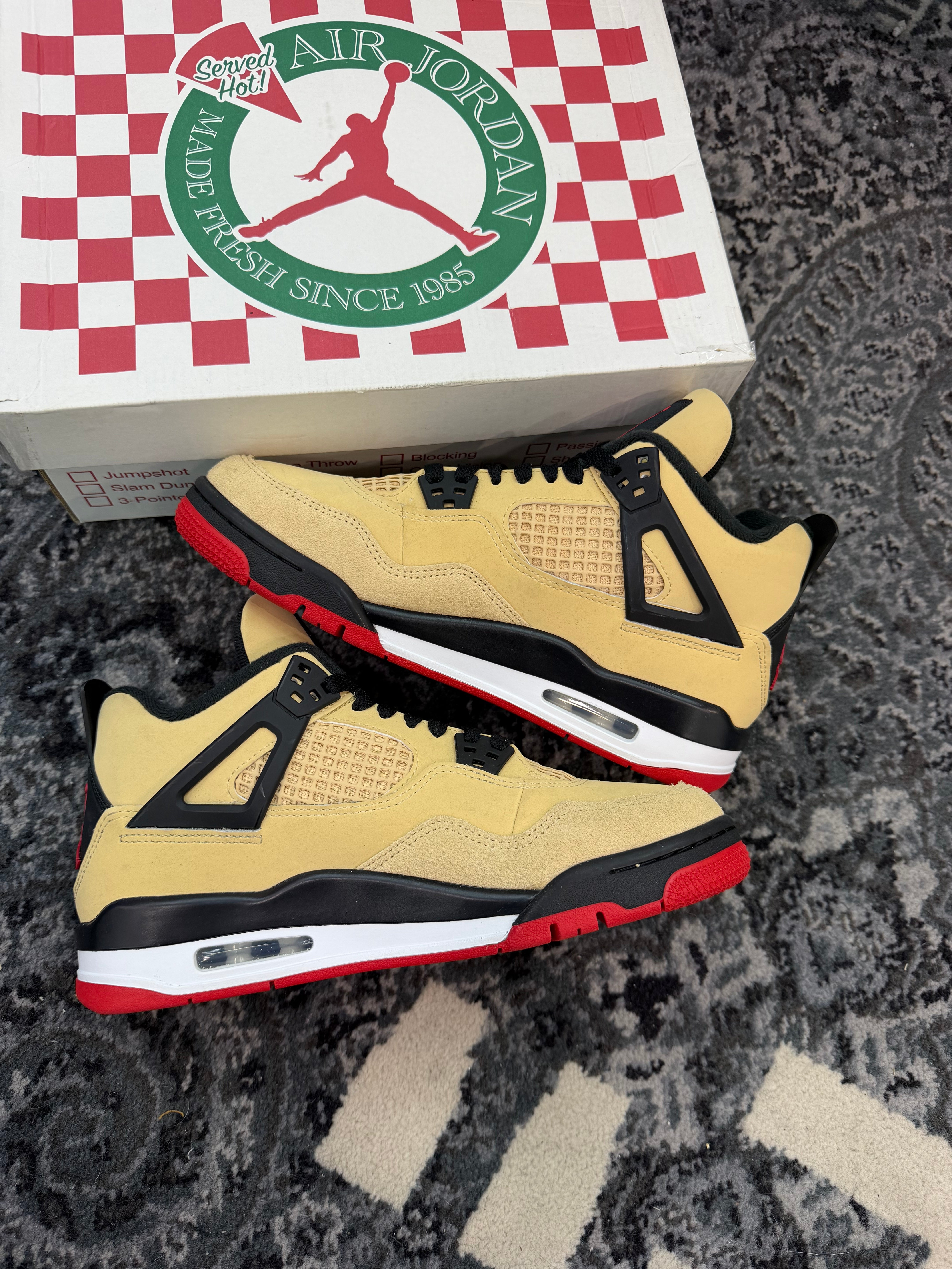 Jordan 4 “Pizza”