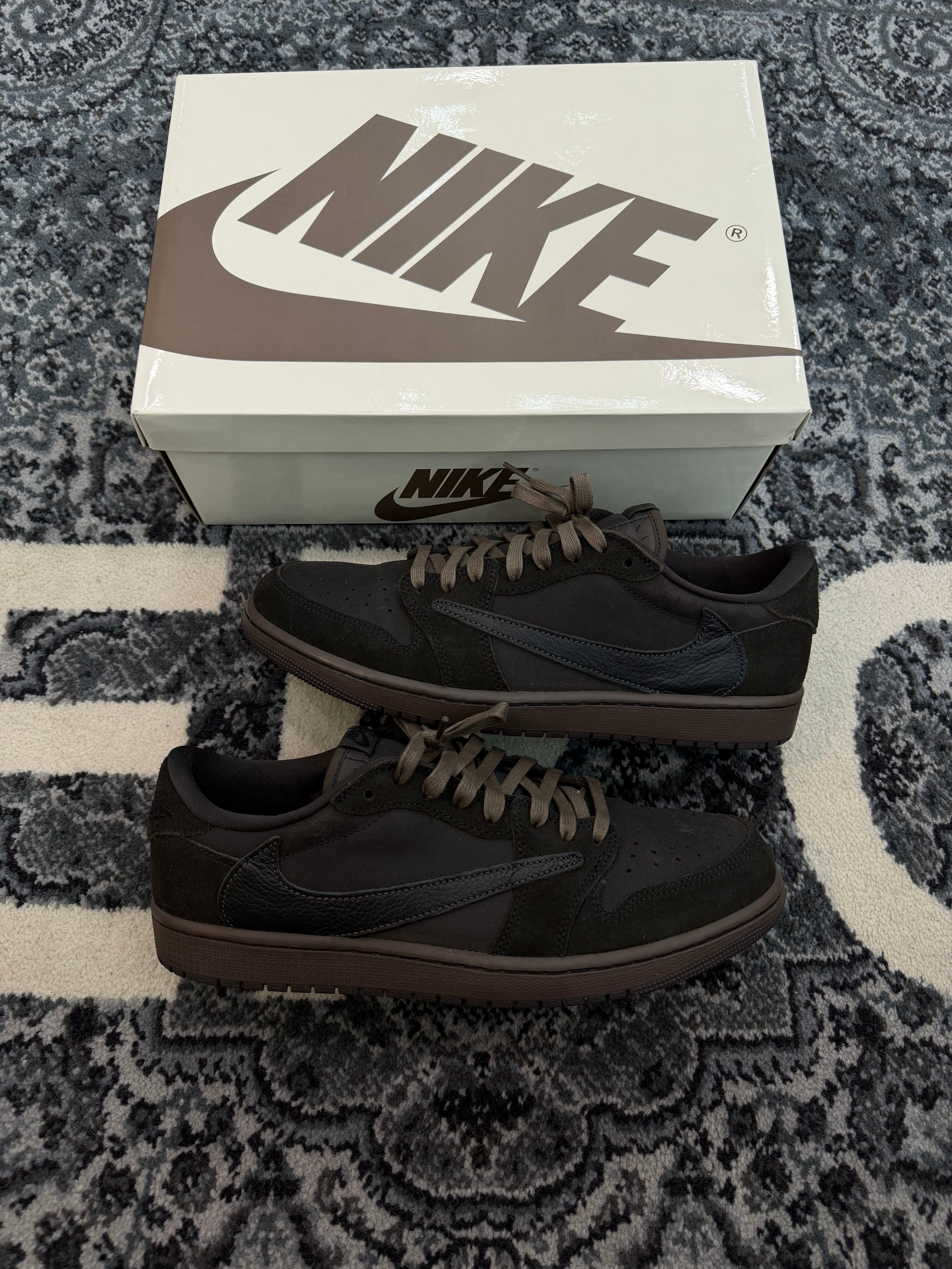 Jordan 1 Low Travis Scott “Velvet Brown”