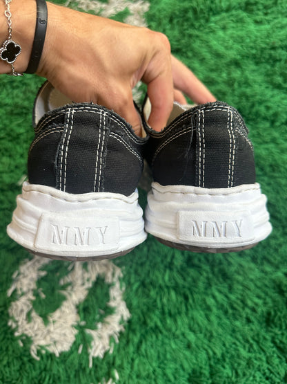 Maison Mihara Canvas Low “Black”
