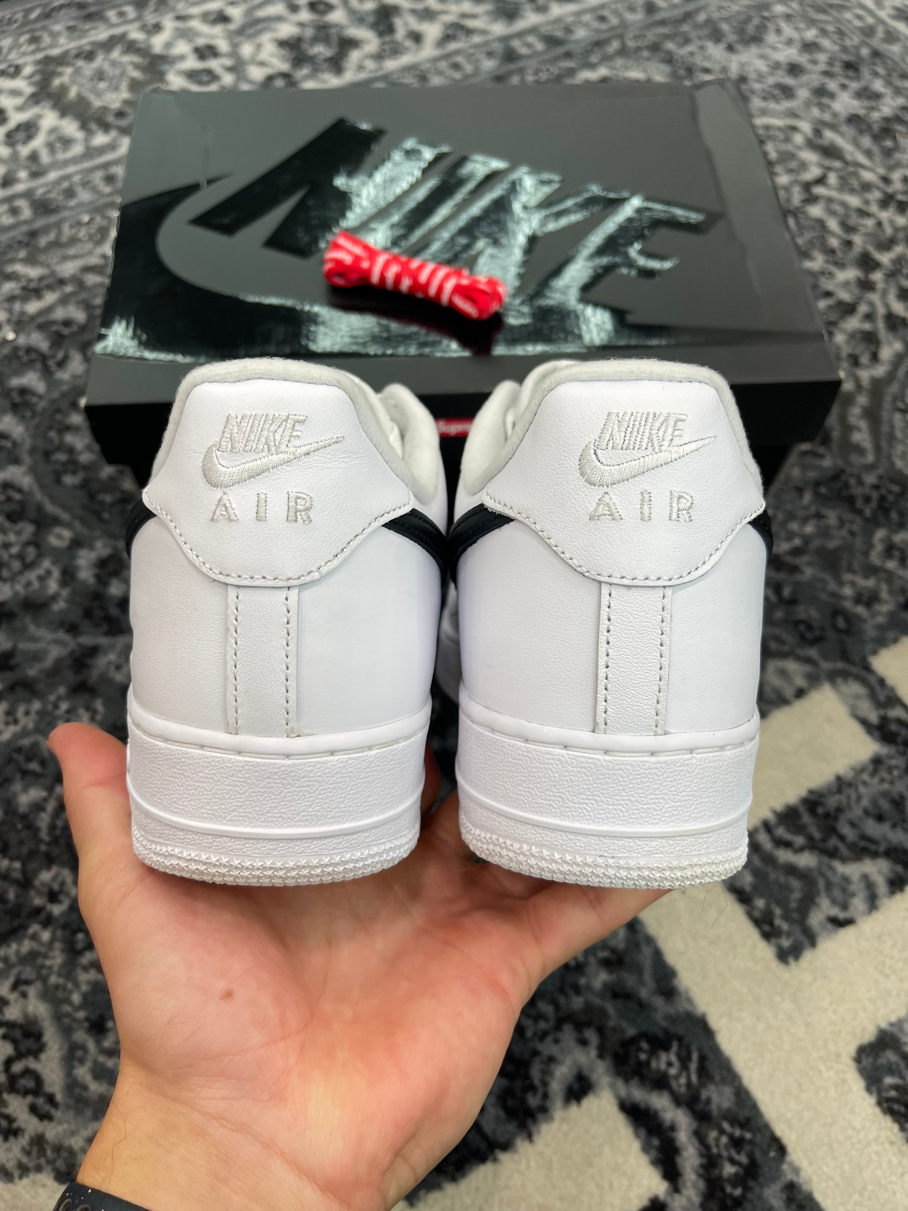 Nike Air Force 1 Low x Supreme “White Black Swoosh”