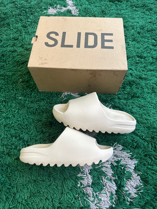 Yeezy Slides “Bone”