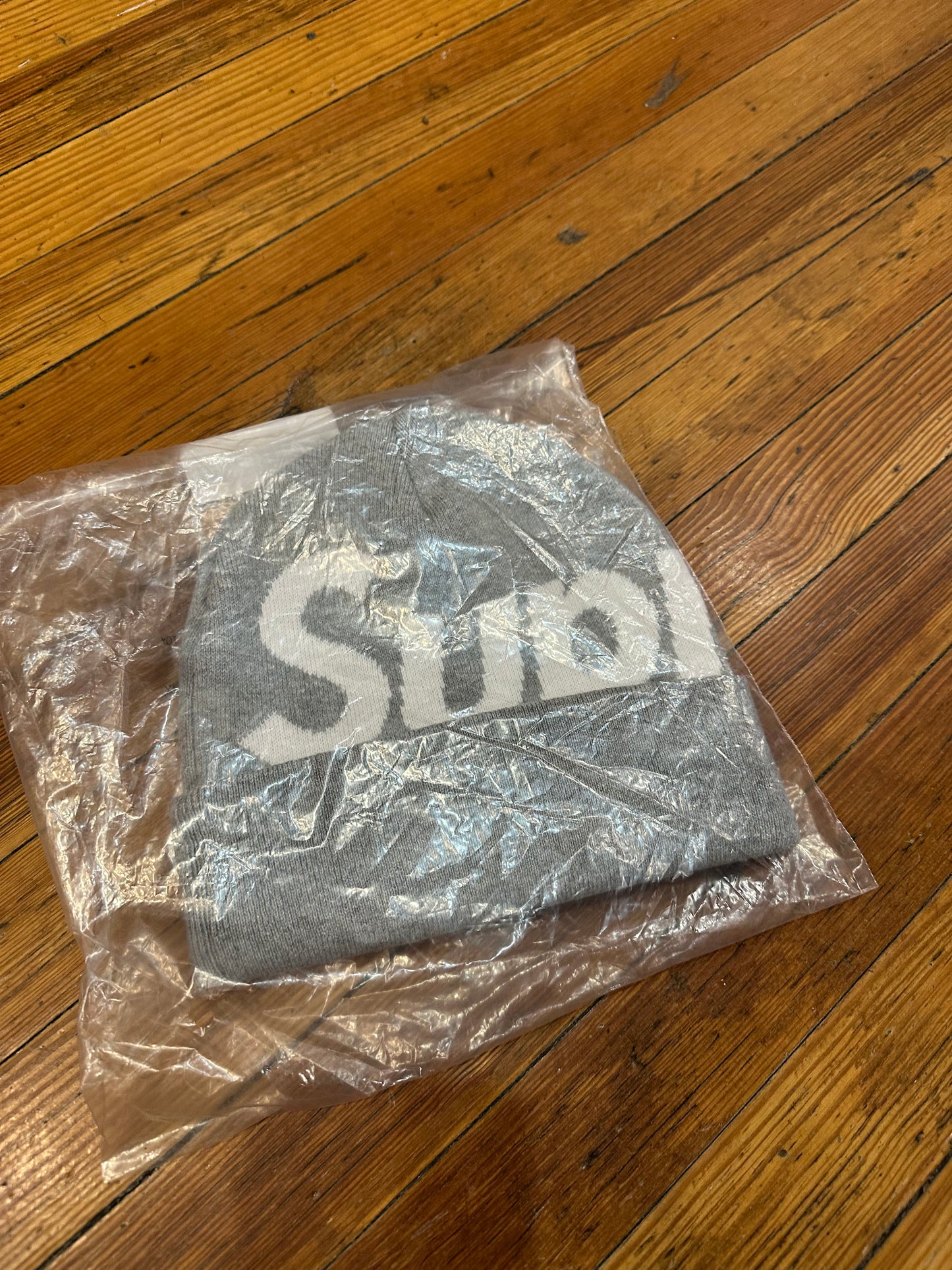 Supreme Beanie Big Logo “Grey”