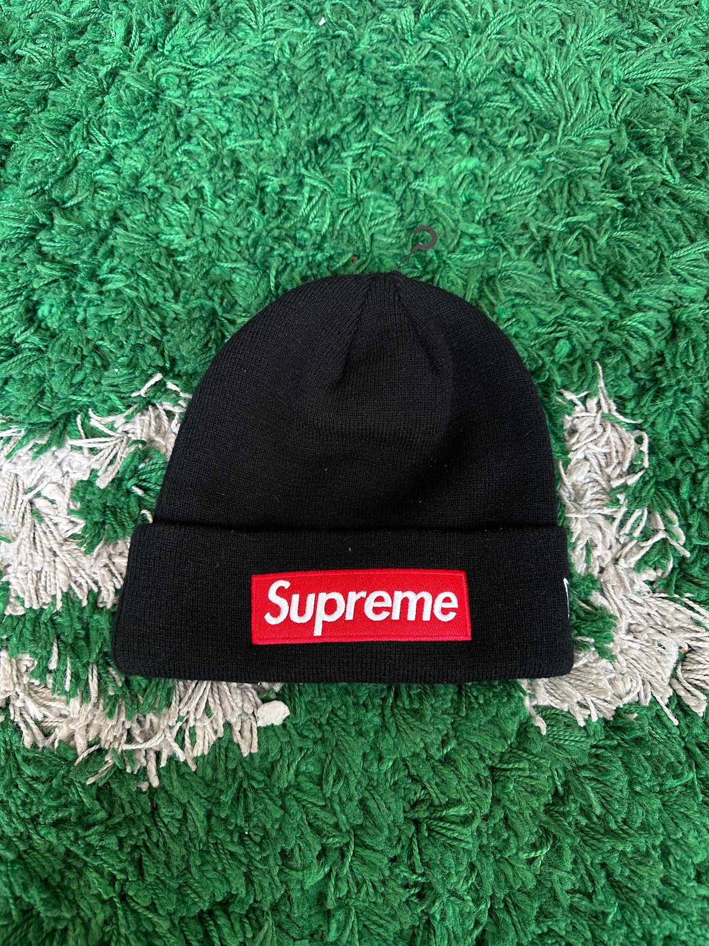 Supreme Beanie “Black / Red Box Logo”