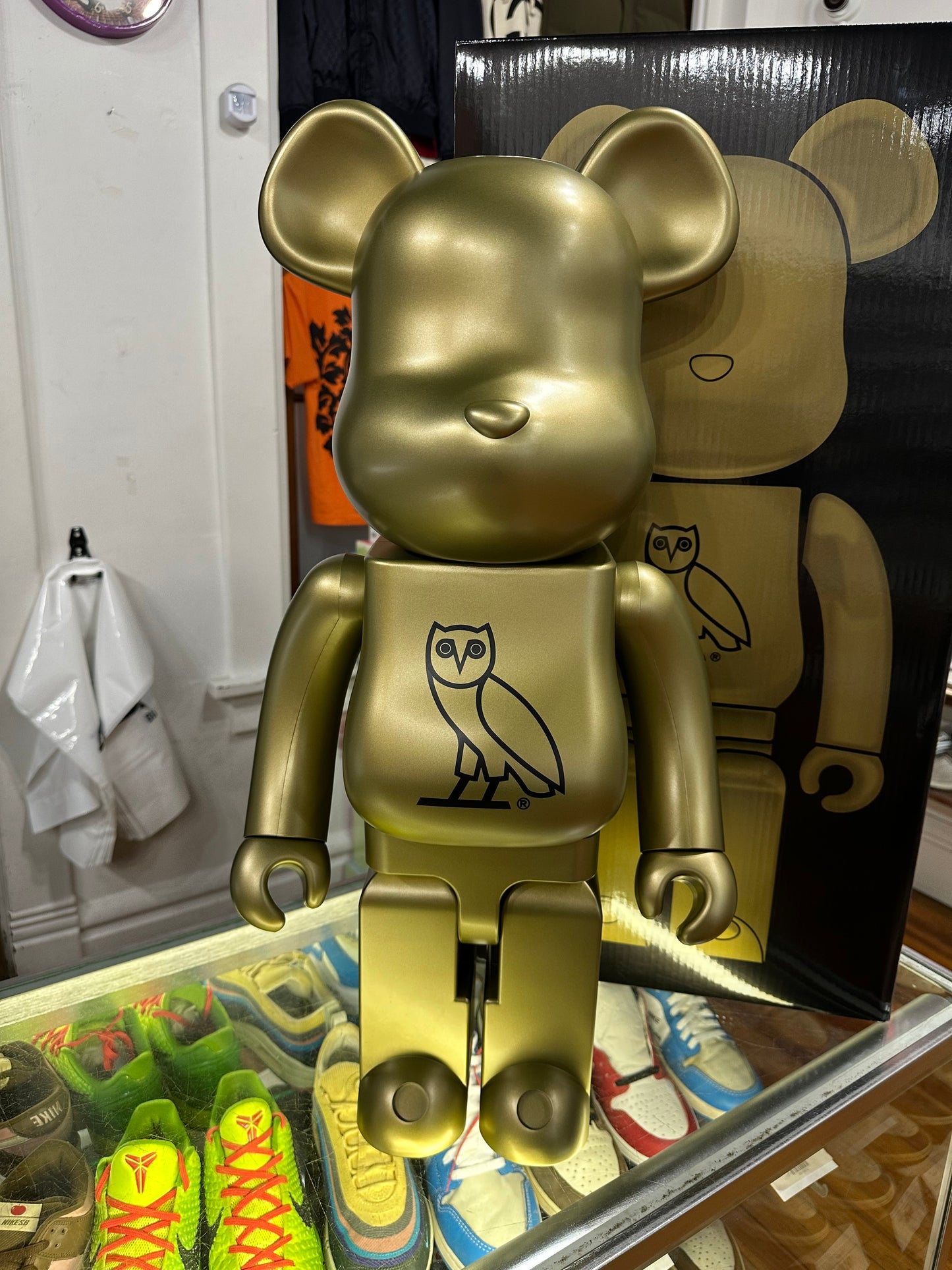 BearBrick 1000% “Drake OVO”