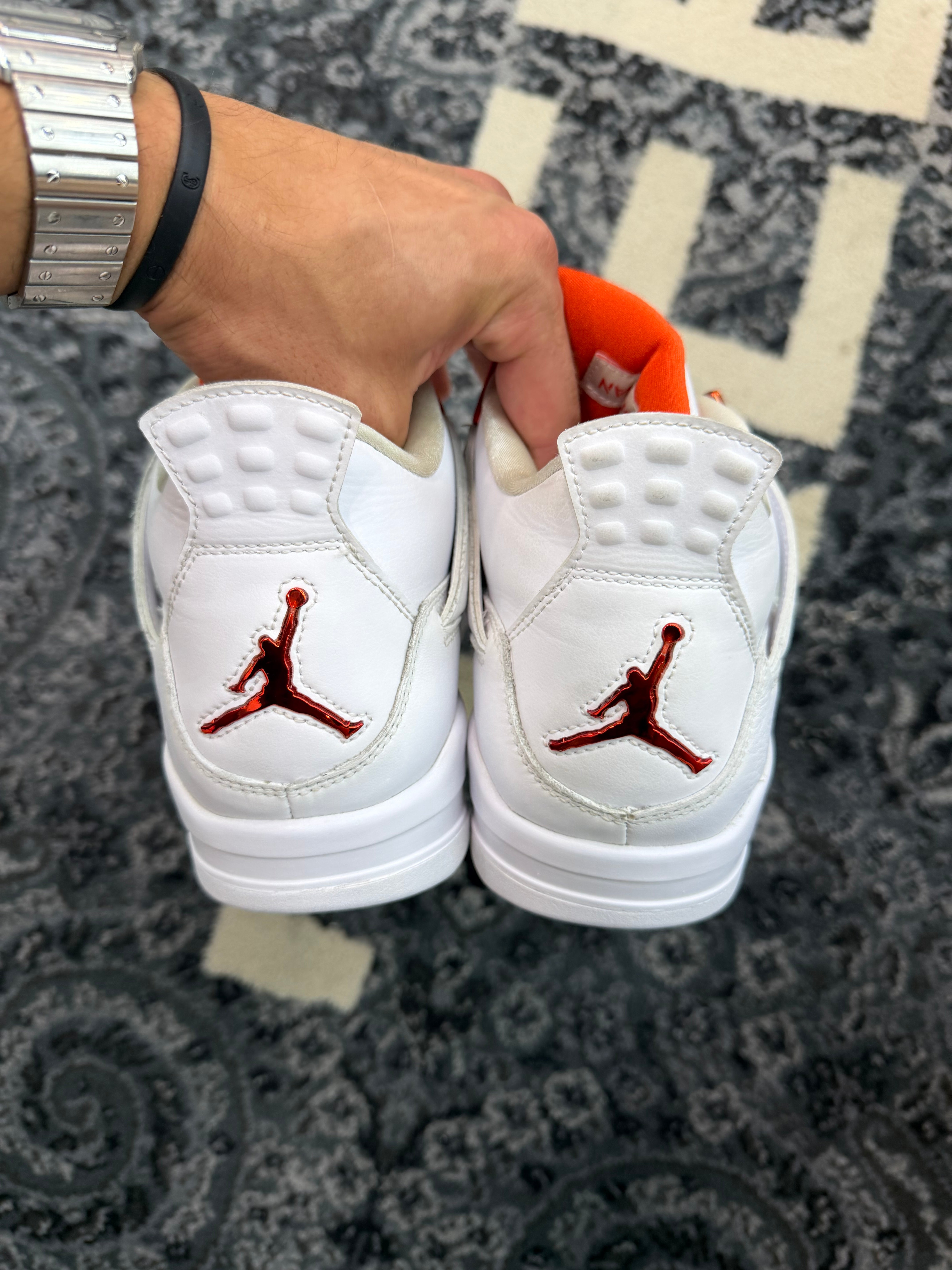 Jordan 4 “Metallic Orange”
