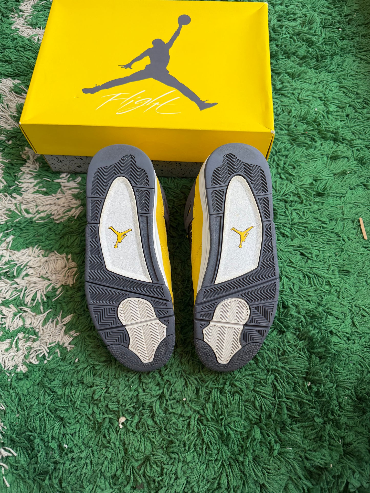 Jordan 4 “Lightning”