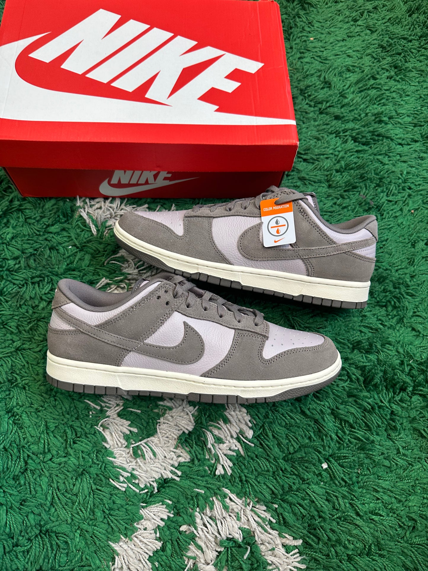 Nike Dunk Low SE “Platinum Violet Cave Stone”