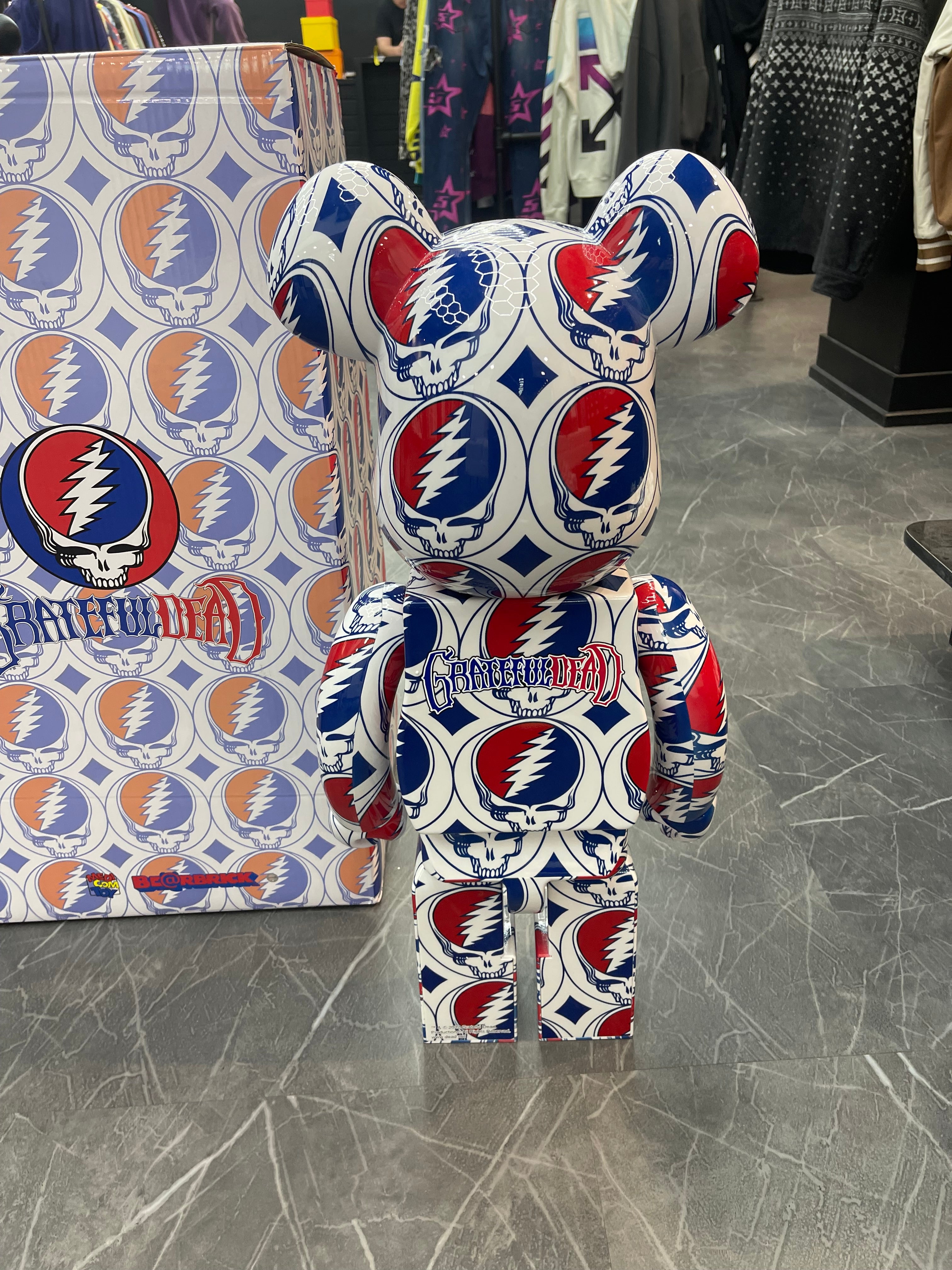 Bearbrick 1000% “Grateful Dead”