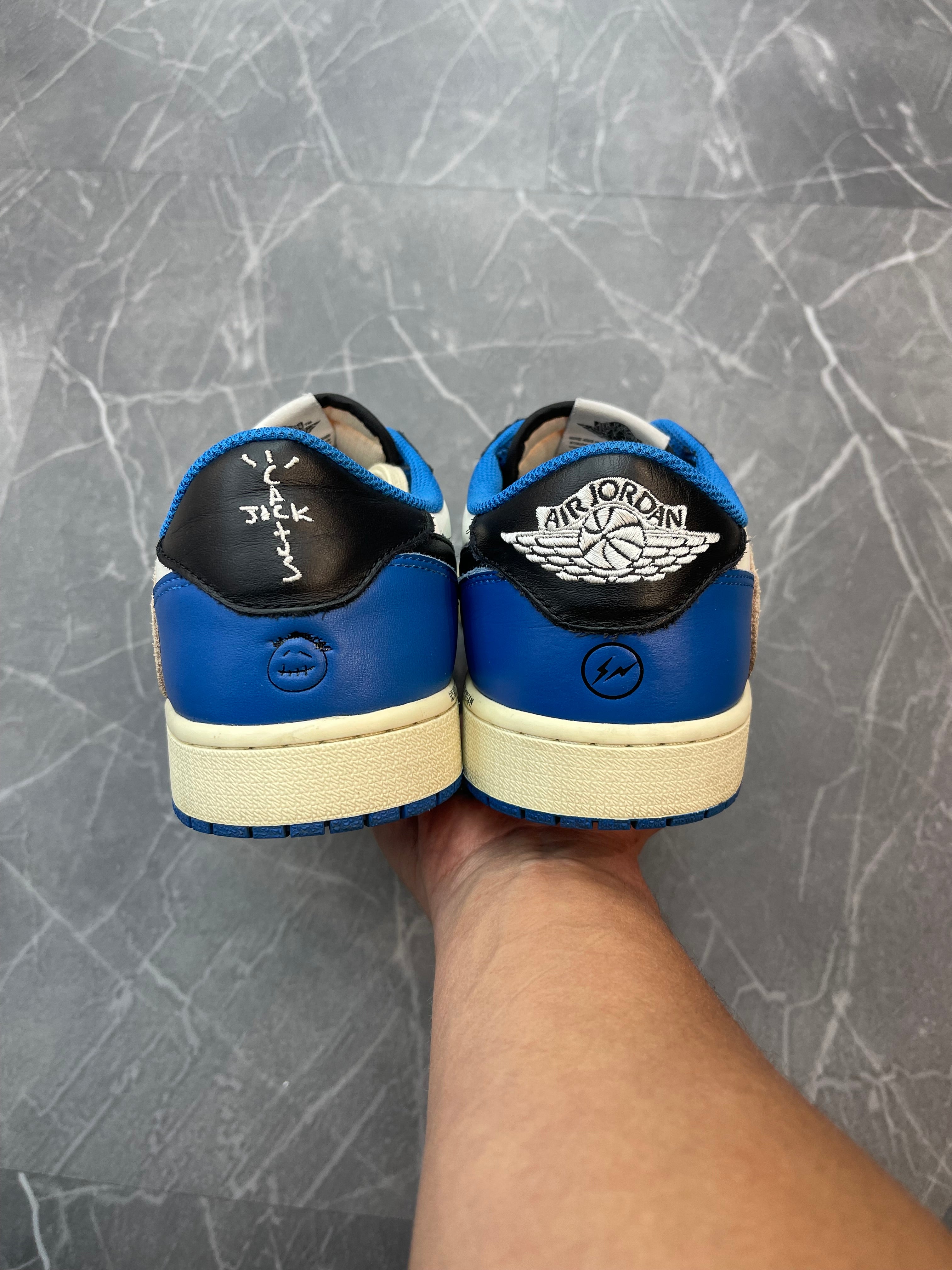 Jordan 1 Low Travis Scott “Fragment”