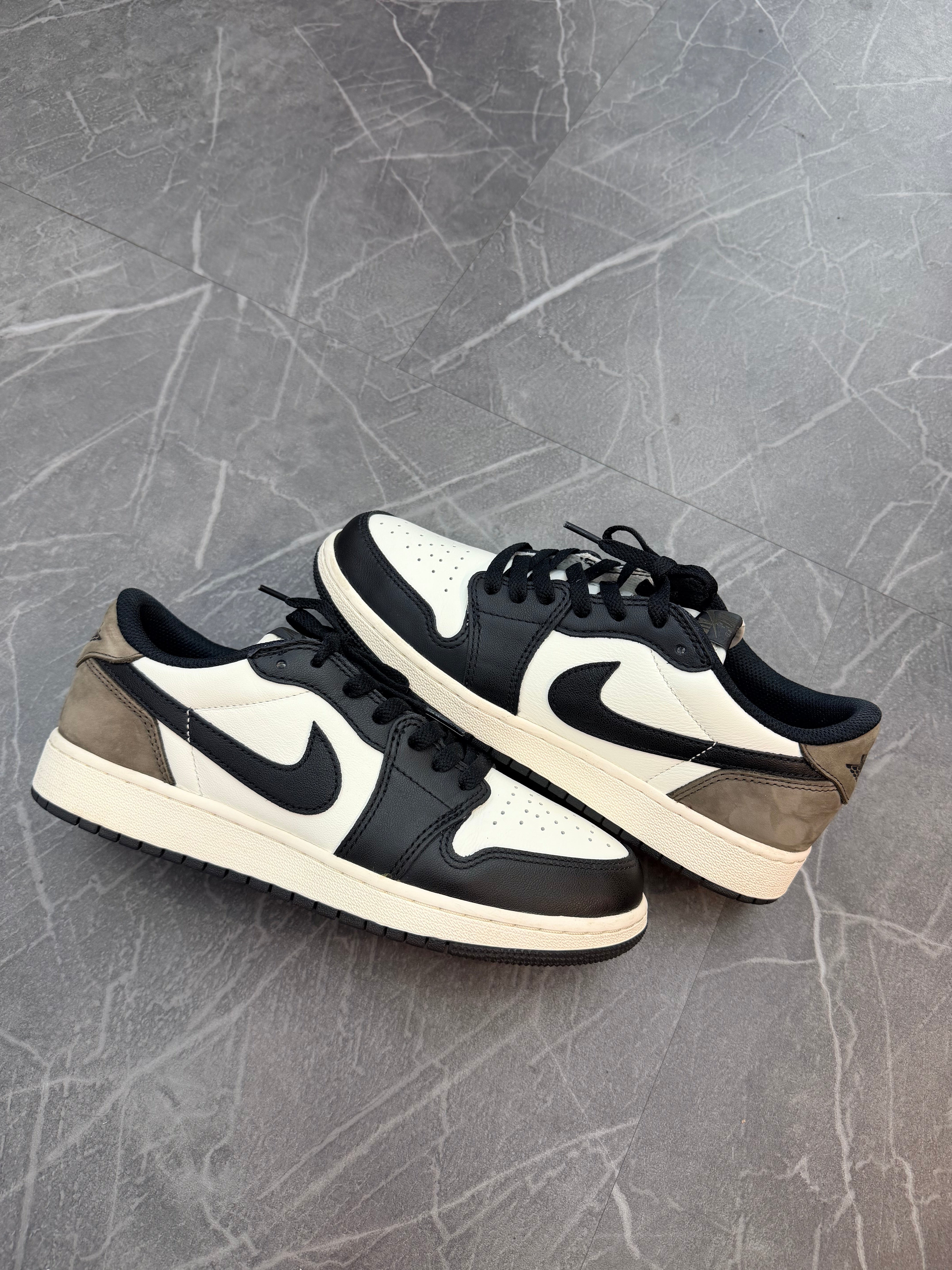 Jordan 1 Low “Mocha”
