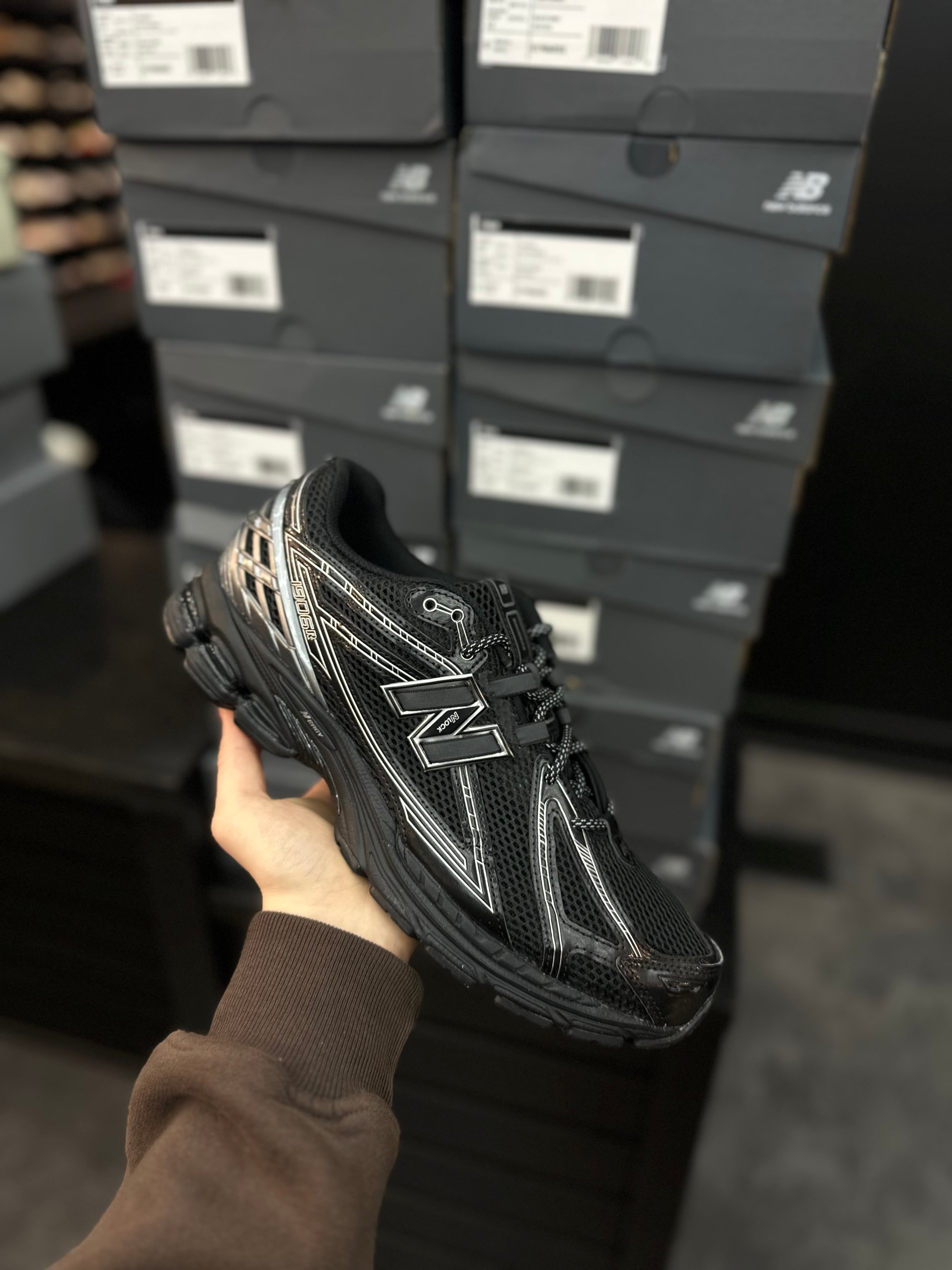 New Balance 1906R “Black Silver”