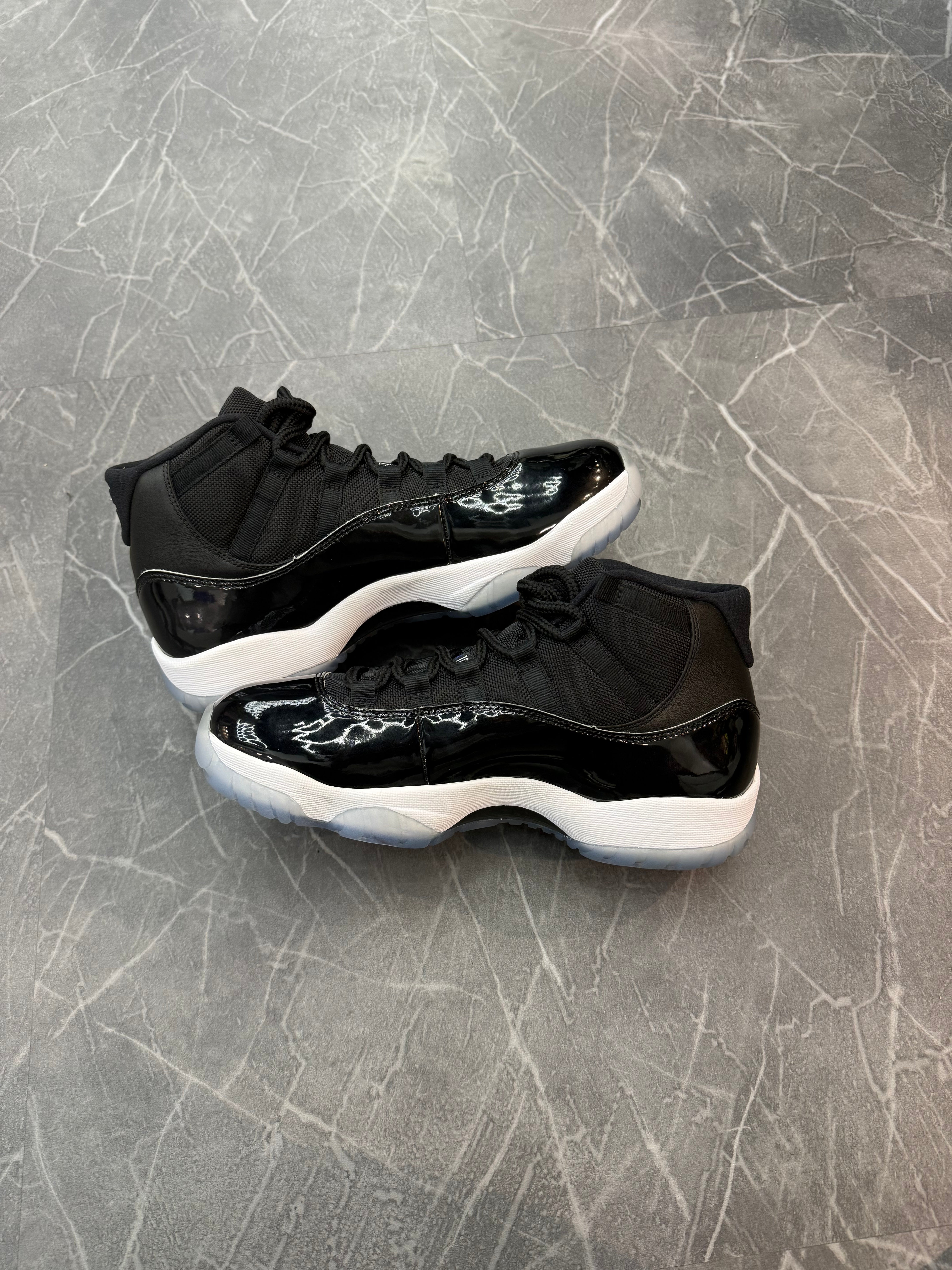 Jordan 11 Space Jam (2016)