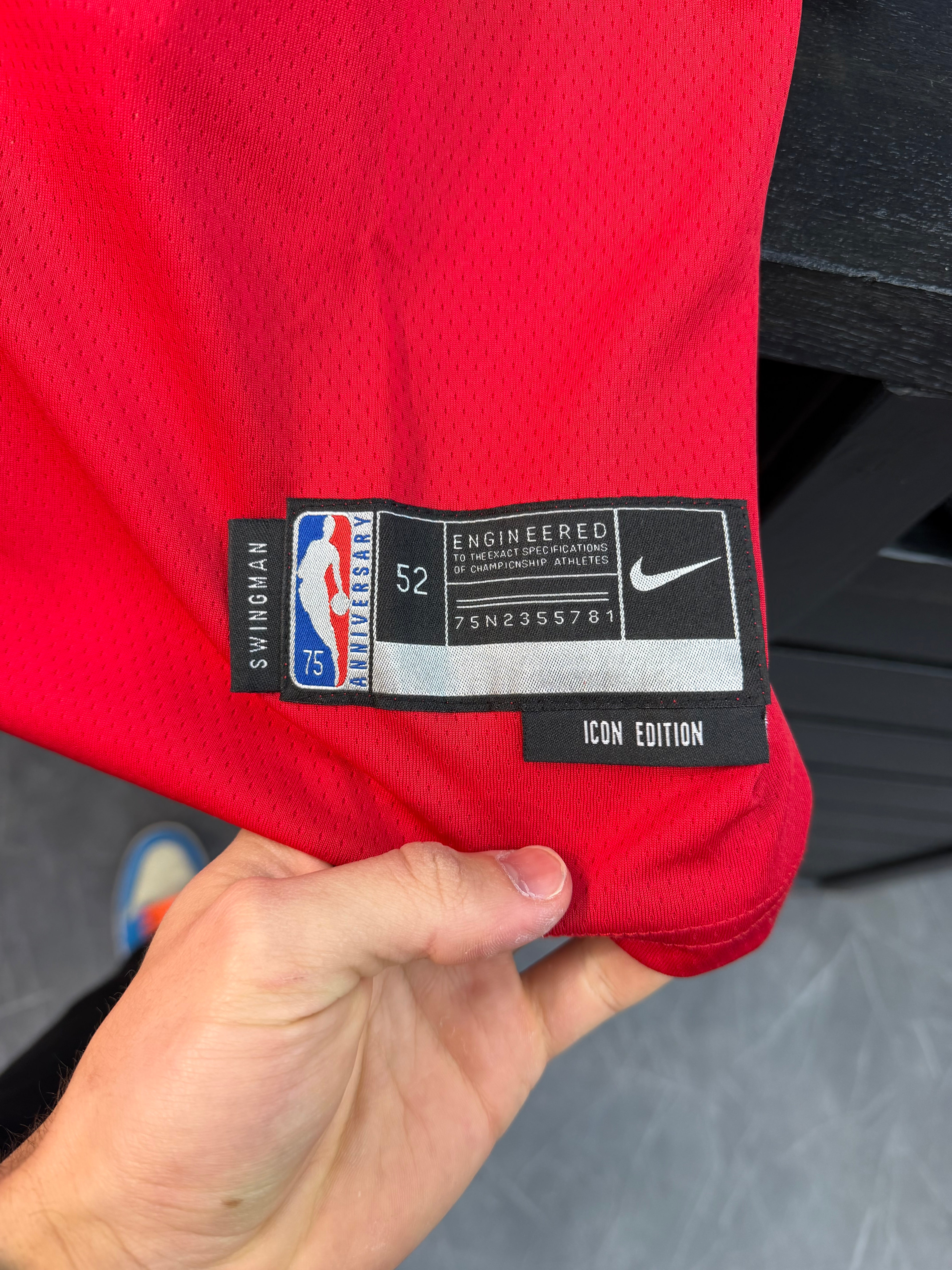 Chicago Bulls Demar Derozan “Red”