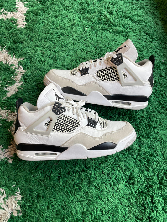 Jordan 4 “Military Black”