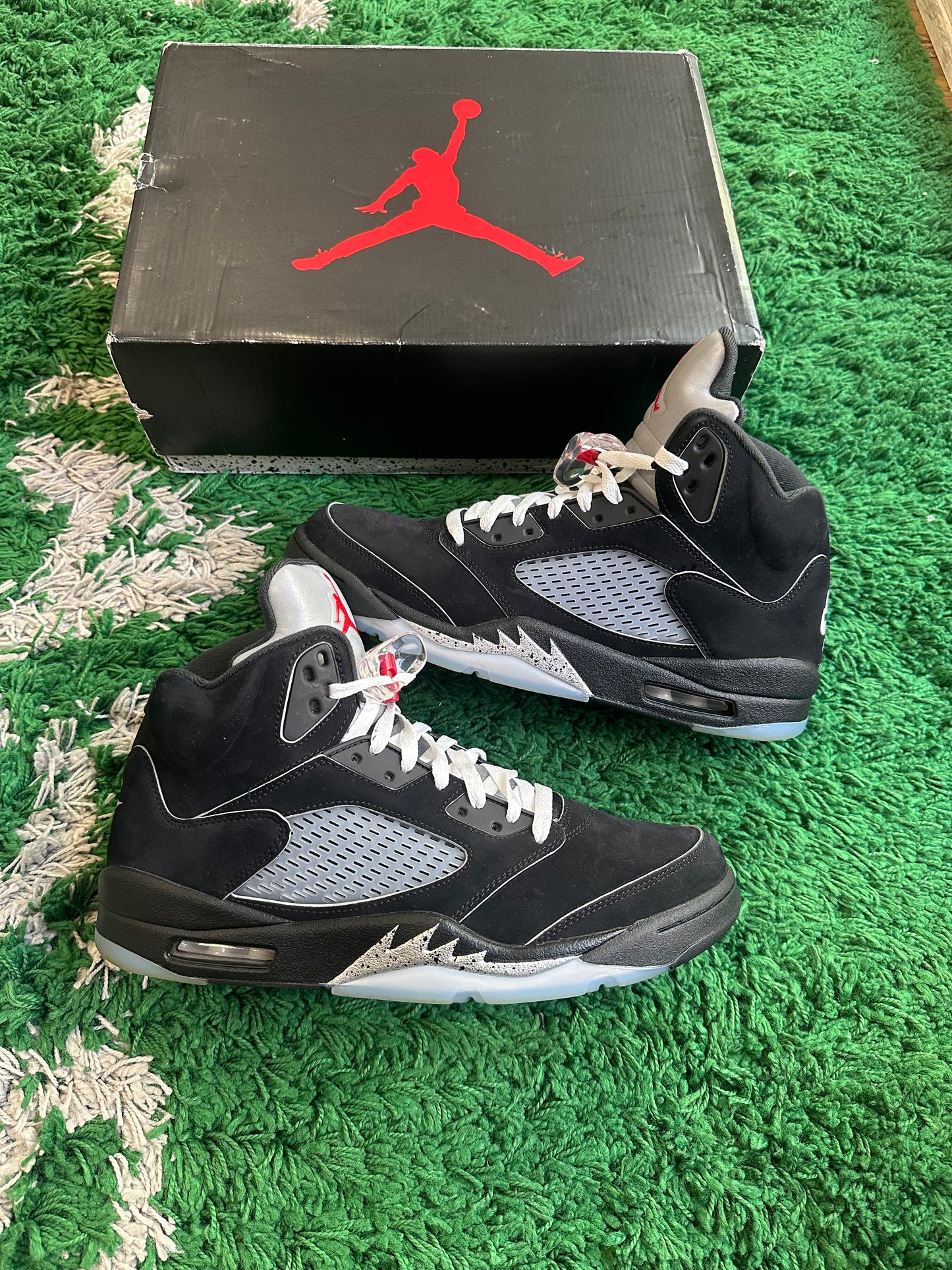 Jordan 5 “Black Metallic Reimagined”