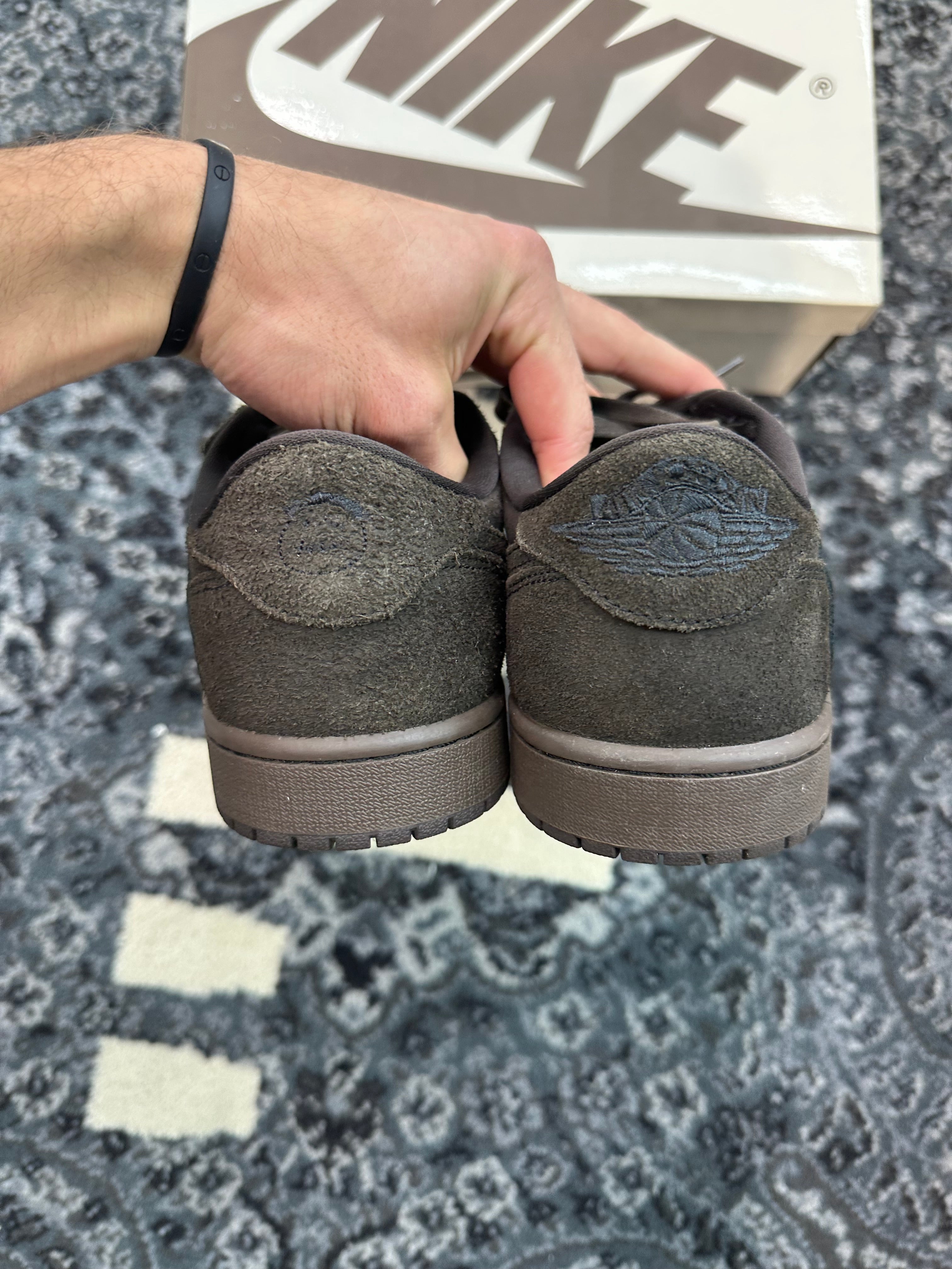 Jordan 1 Low Travis Scott “Velvet Brown”