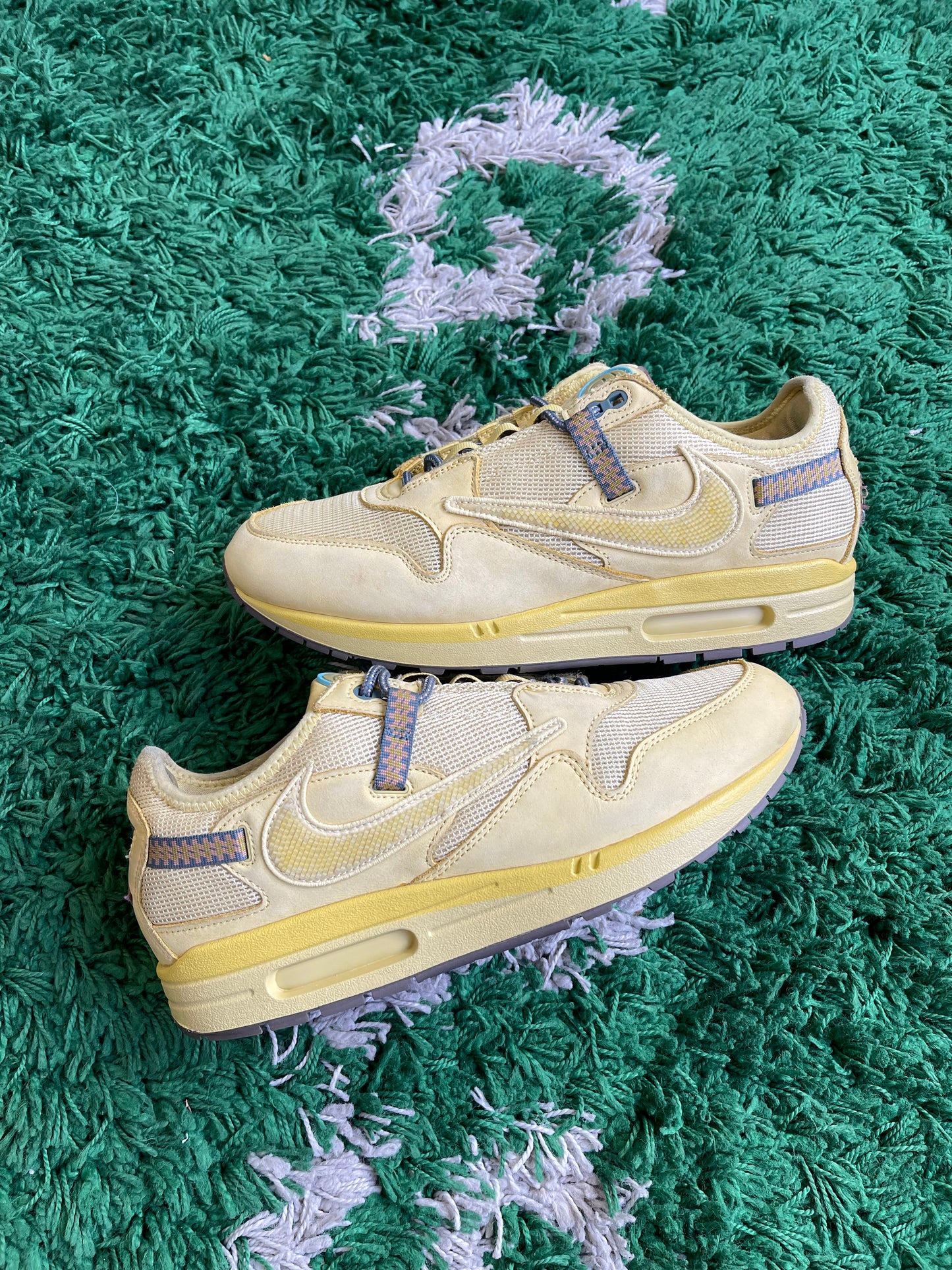 Nike Air Max 1 x Travis Scott “Saturn”