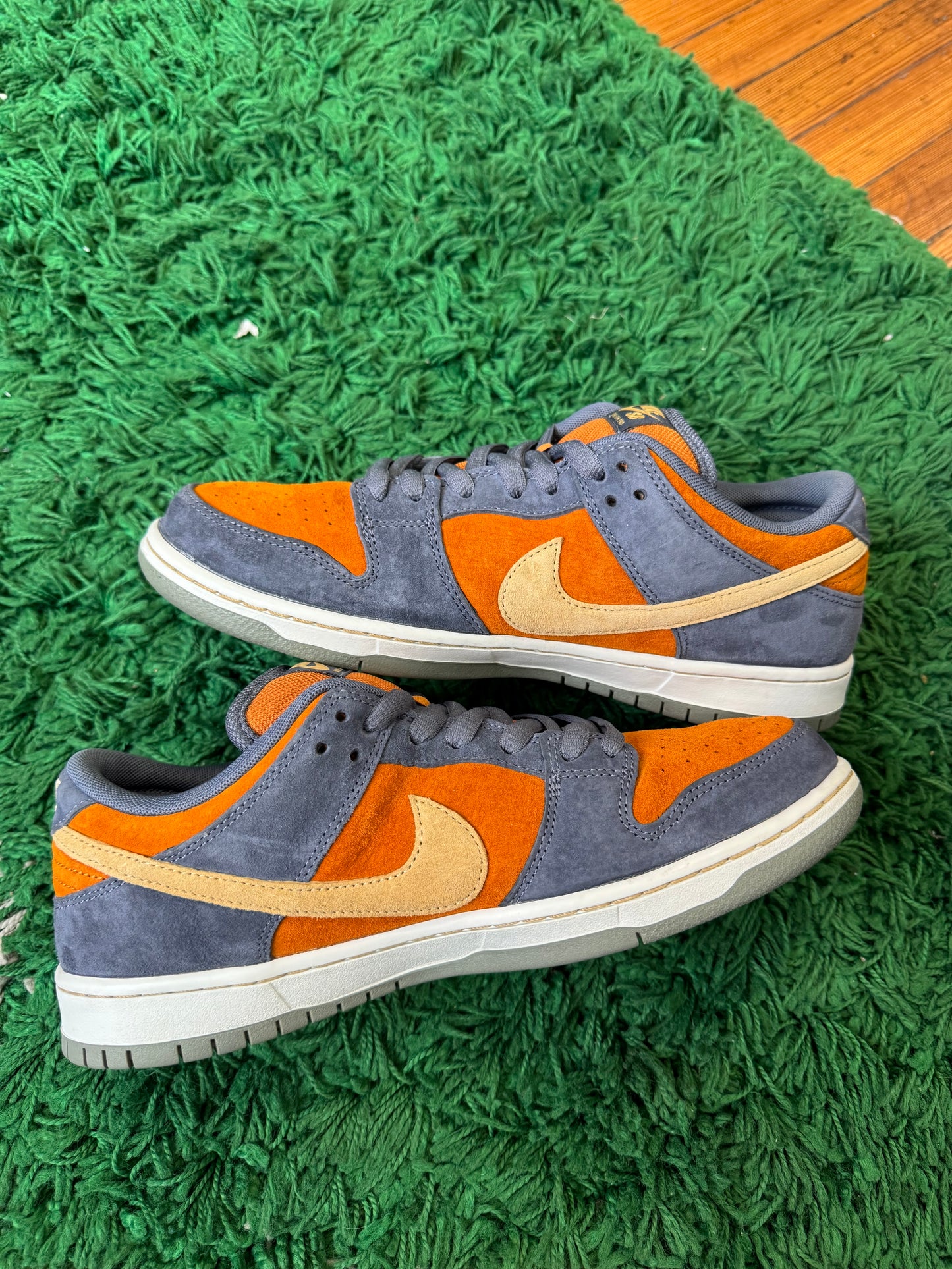 Nike Dunk Low SB “Carbon Monarch”