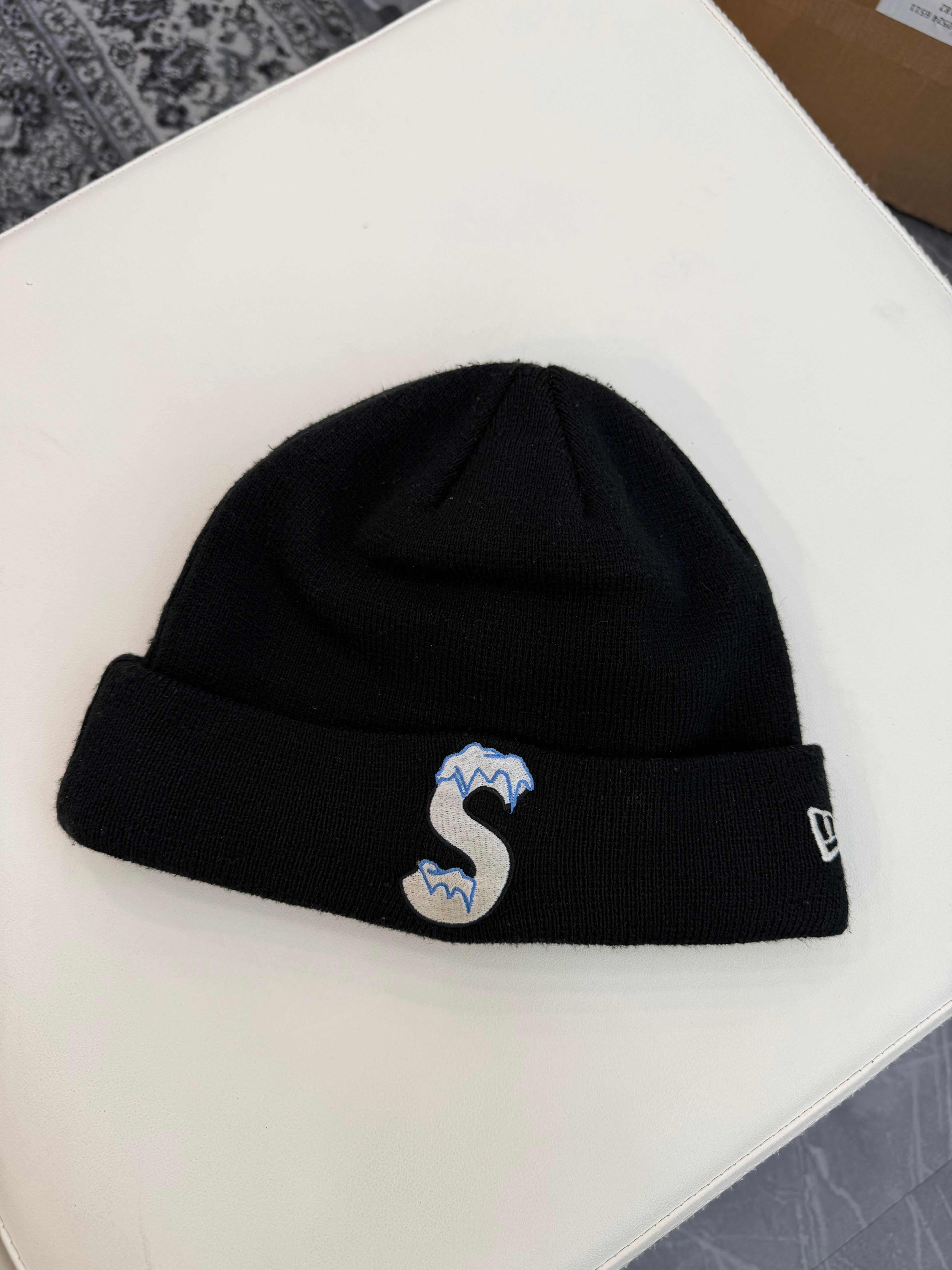 Supreme New Era Snow S Beanie Black
