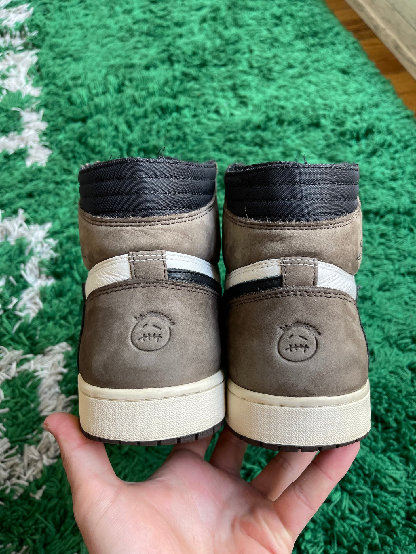 Travis Scott Jordan 1 High “Mocha”