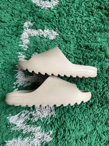 Yeezy Slides “Pure”