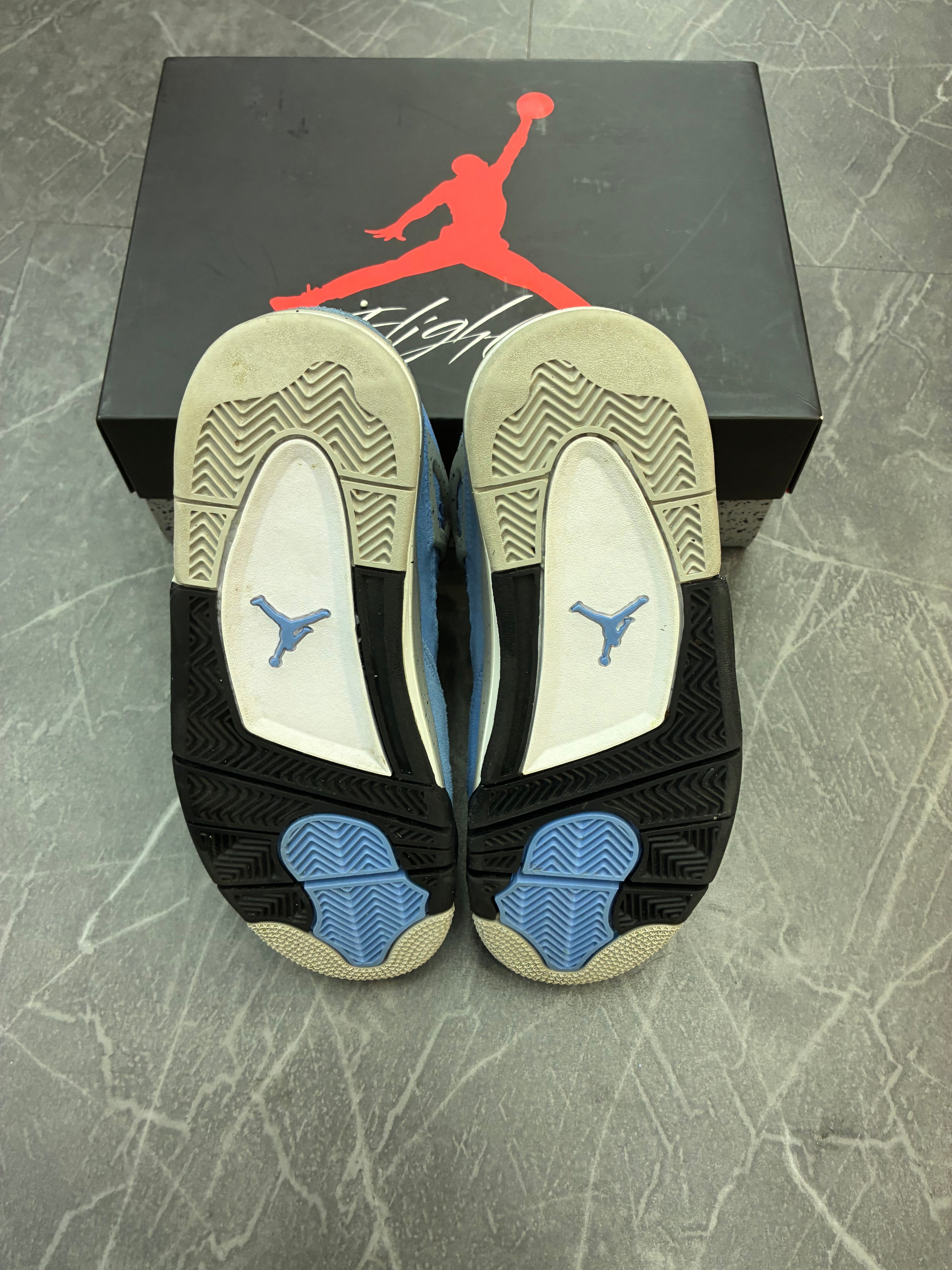 Jordan 4 “University Blue”