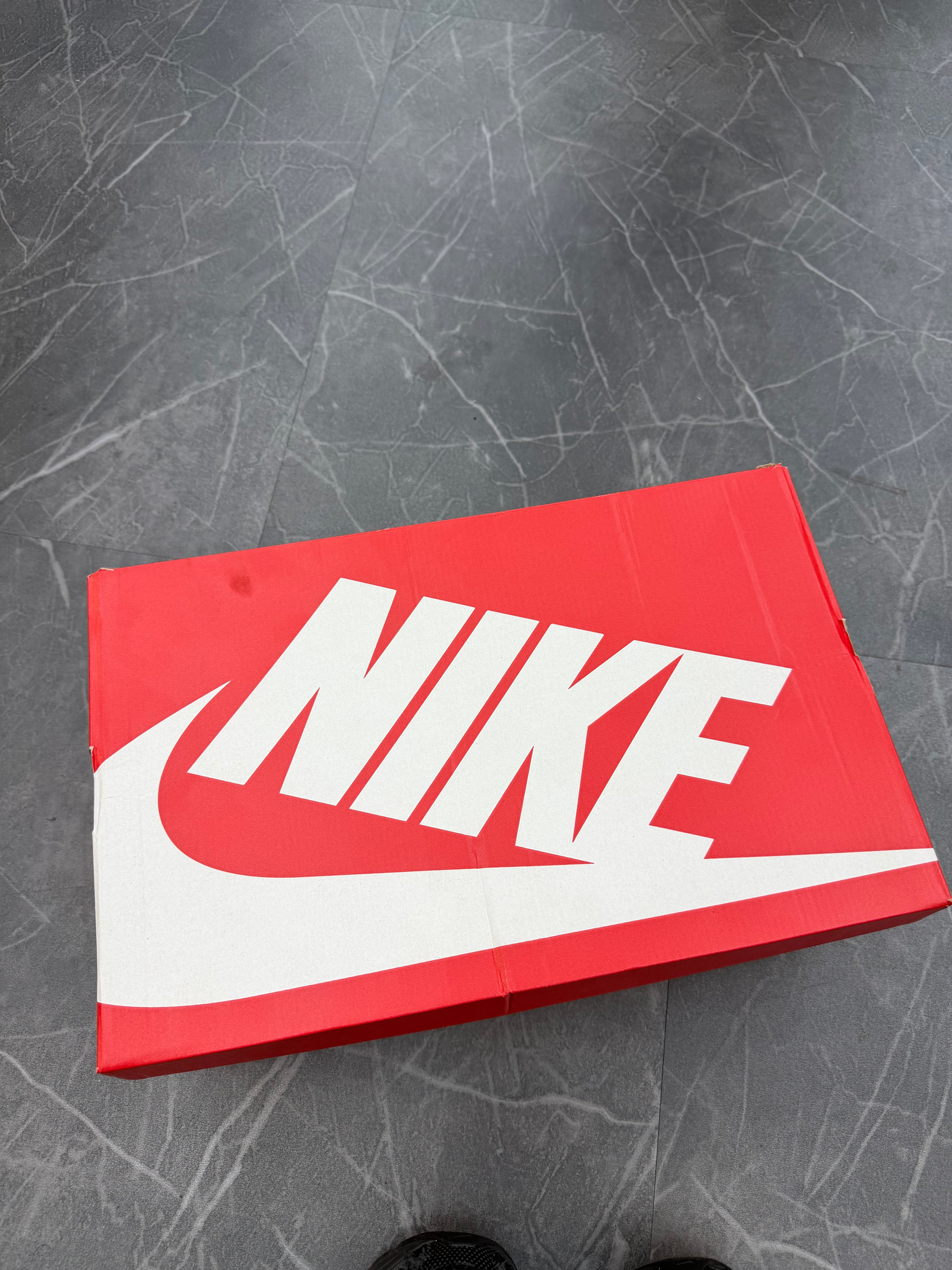 Nike V5 RNR “Anthracite Violet Ore”
