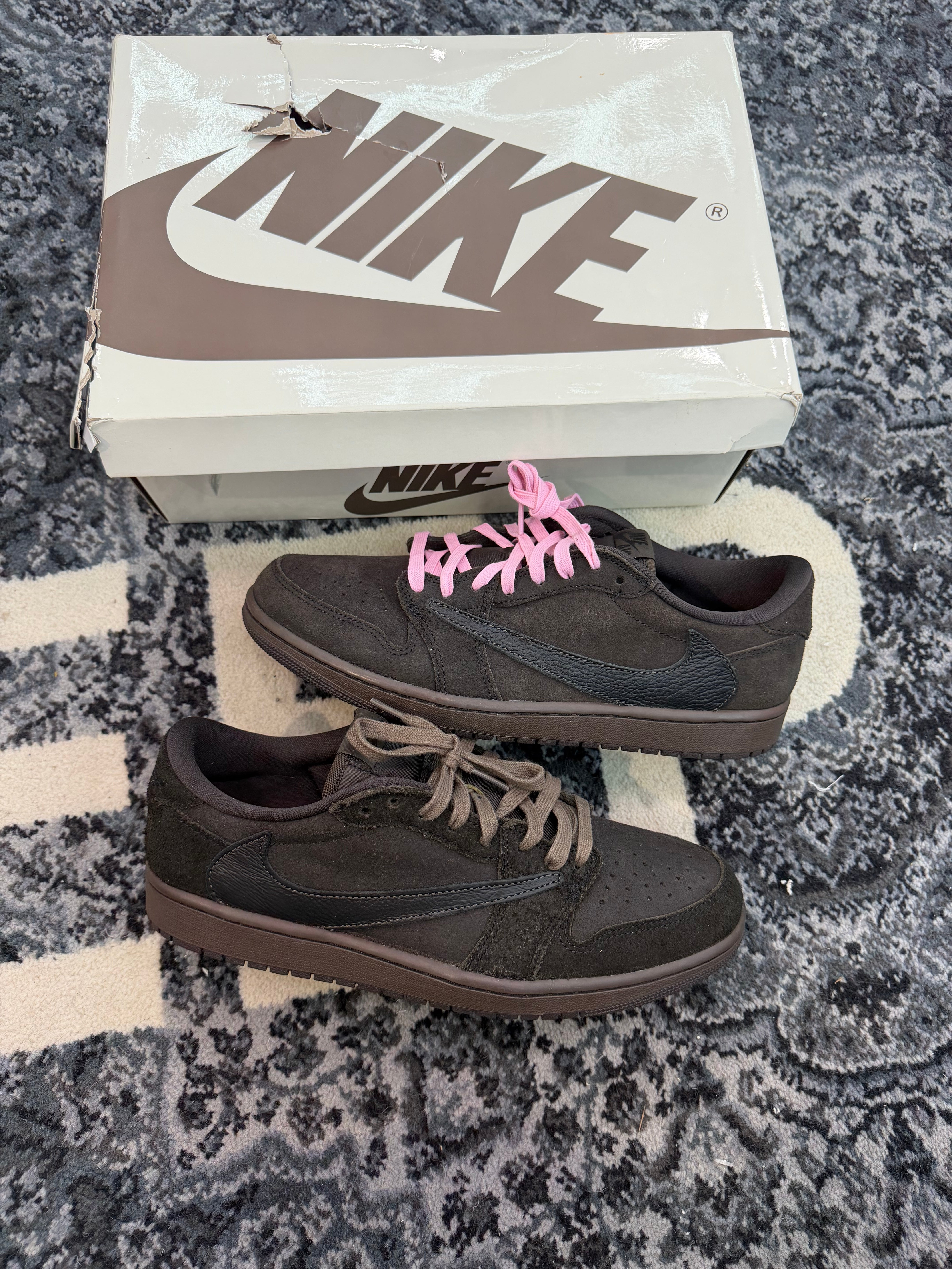 Jordan 1 Low Travis Scott “Velvet Brown”