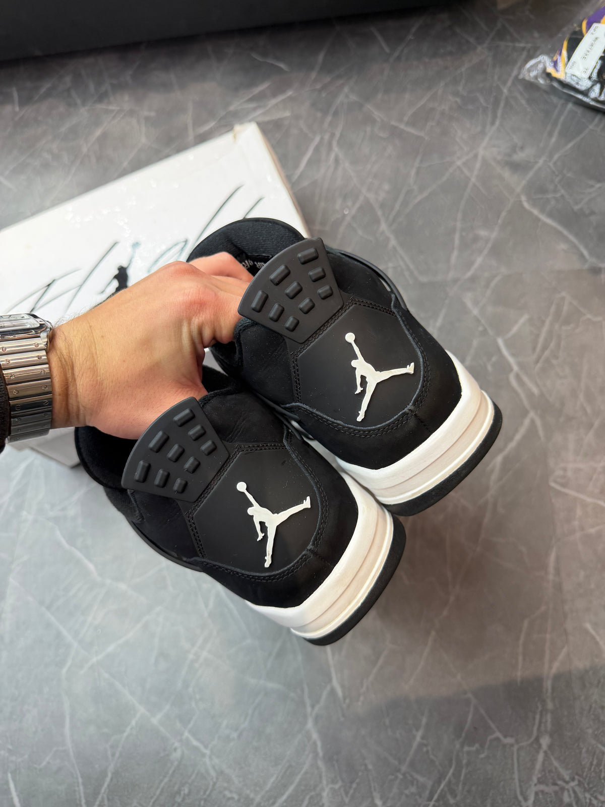Jordan 4 White Thunder