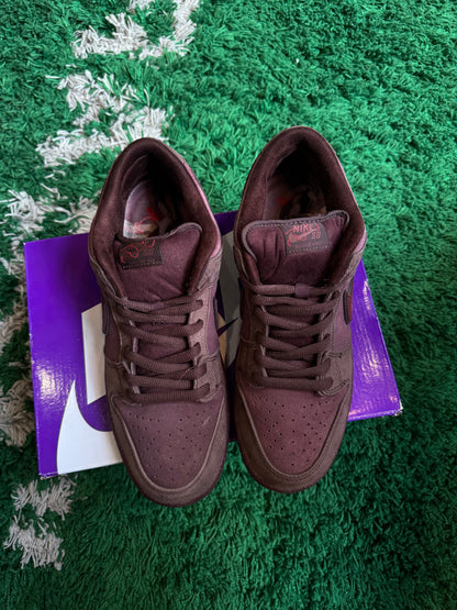Nike SB Dunk Low City of Love Burgundy Crush