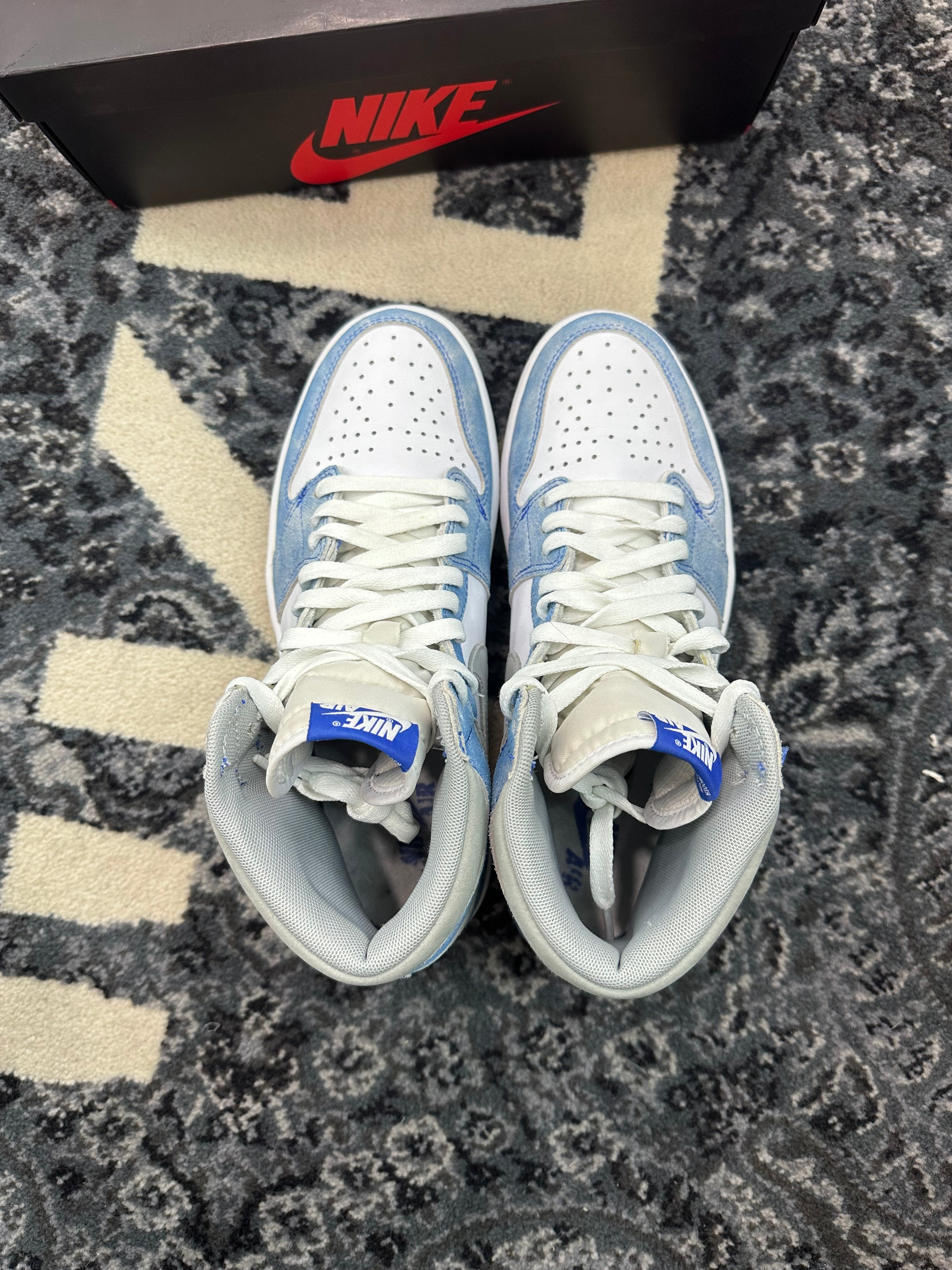 Jordan 1 High “Hyper Royal”