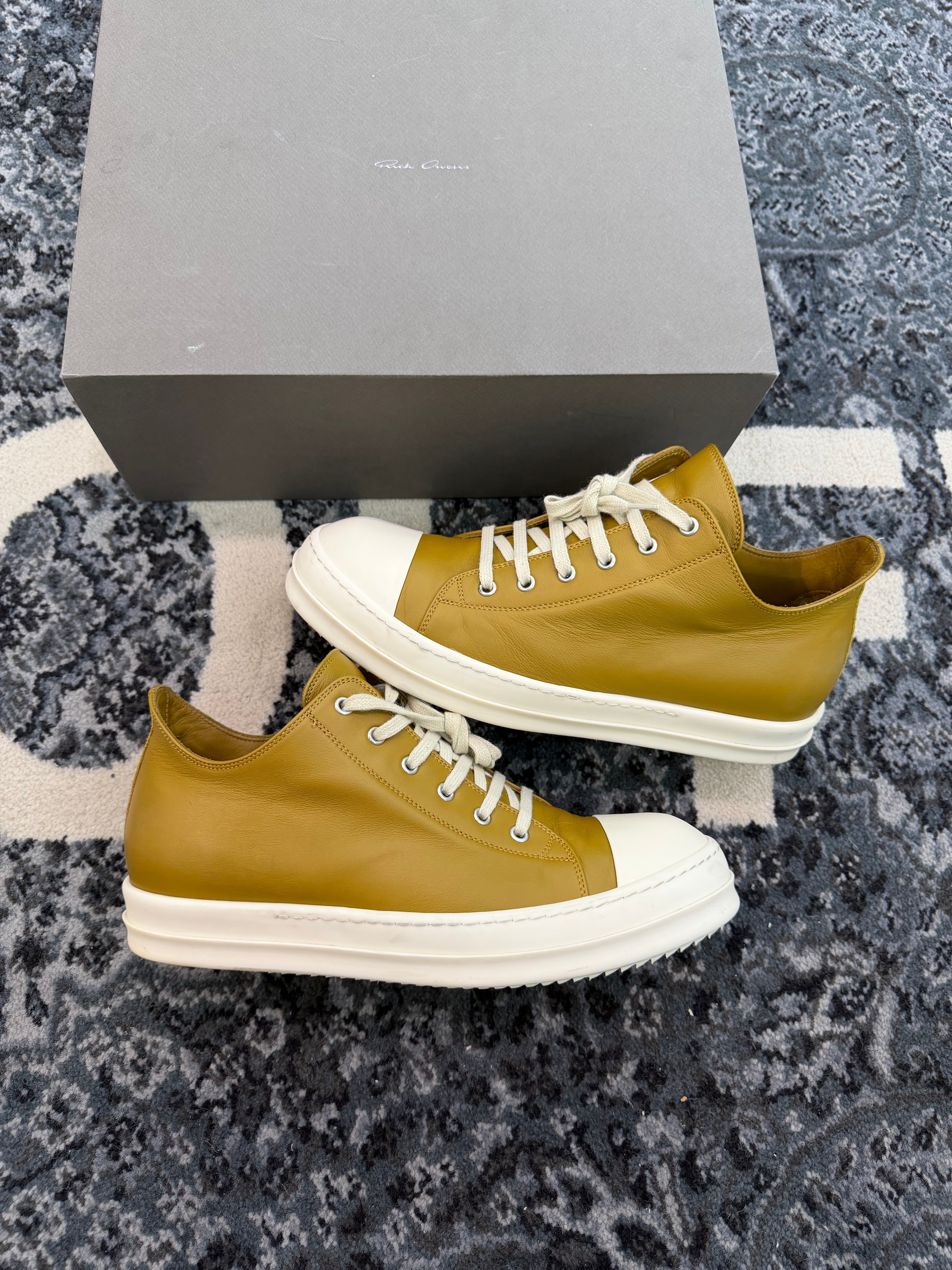 Rick Owen’s Sneaker “Off Brown”