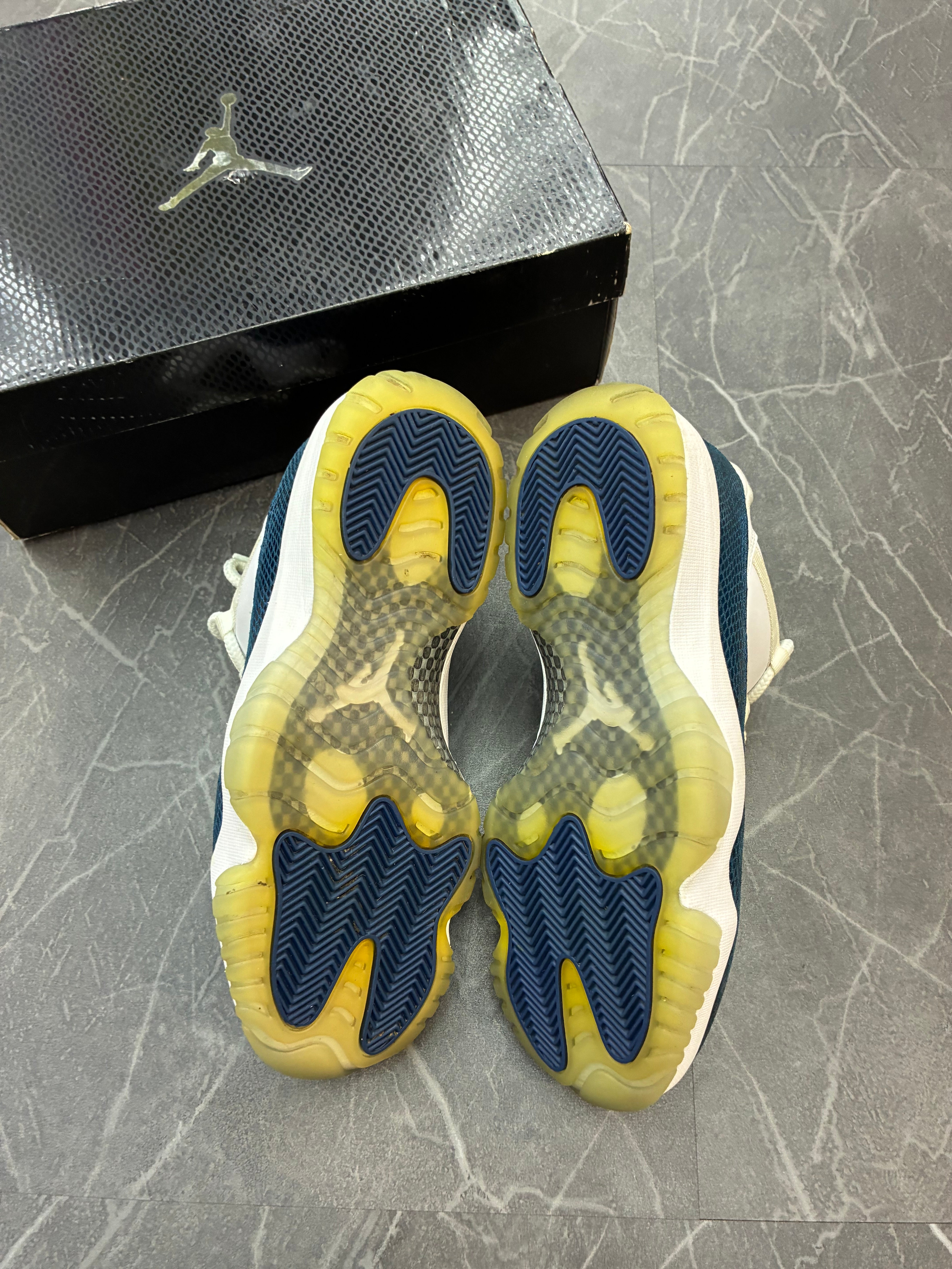 Jordan 11 Low Snake Navy (2019)