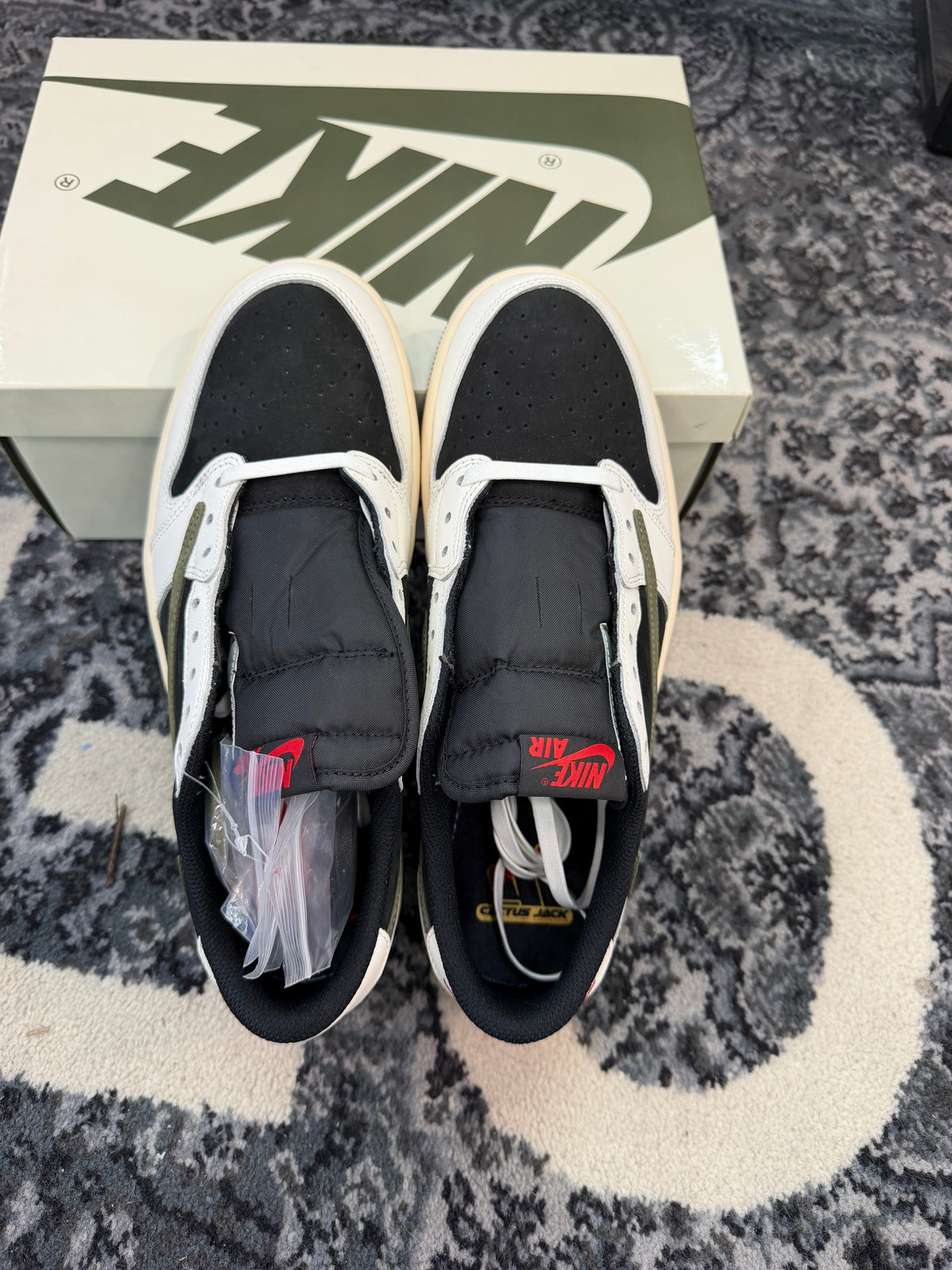 Jordan 1 Low x Travis Scott “Olive”