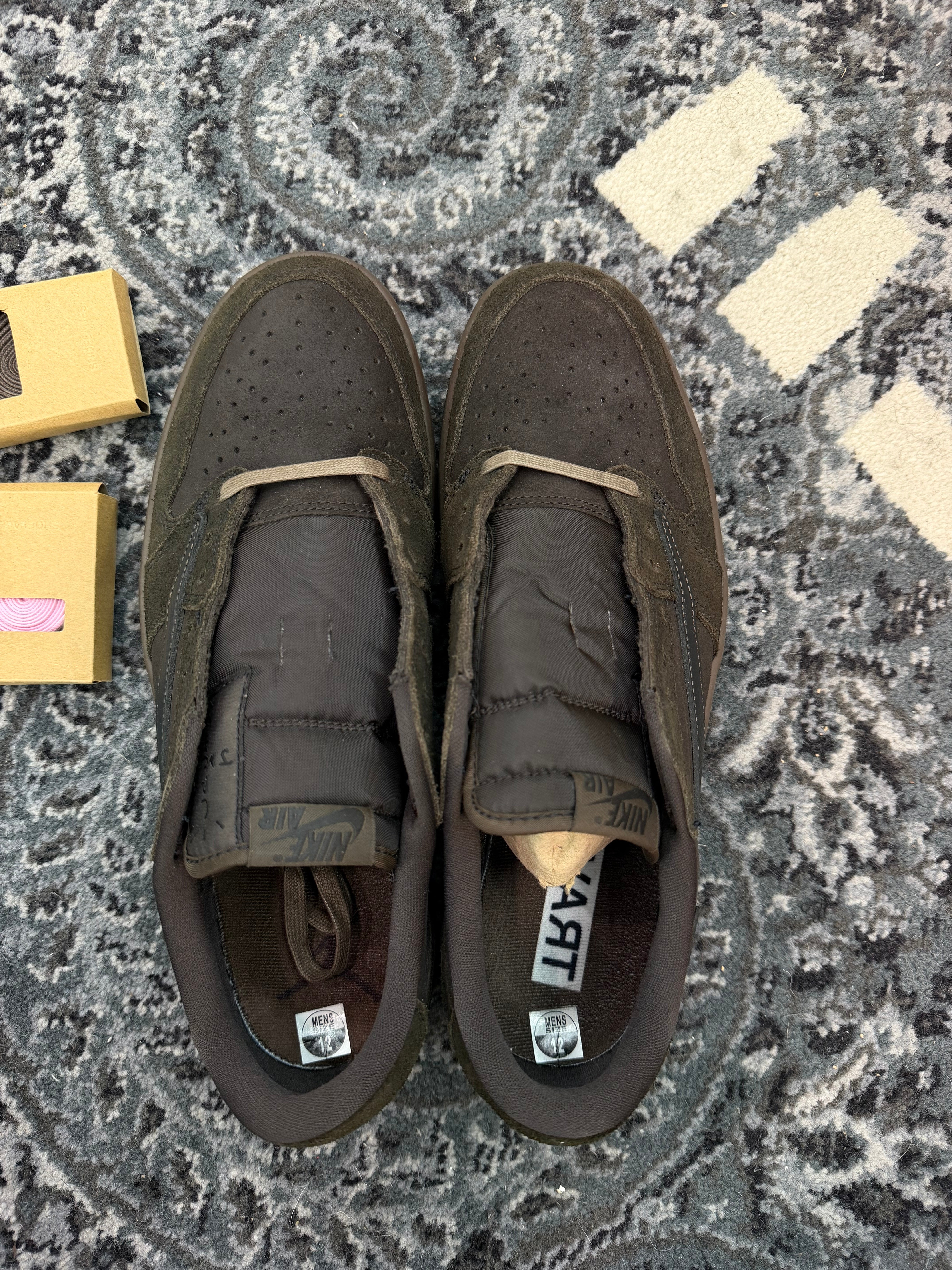 Jordan 1 Low x Travis Scott “Velvet Brown”