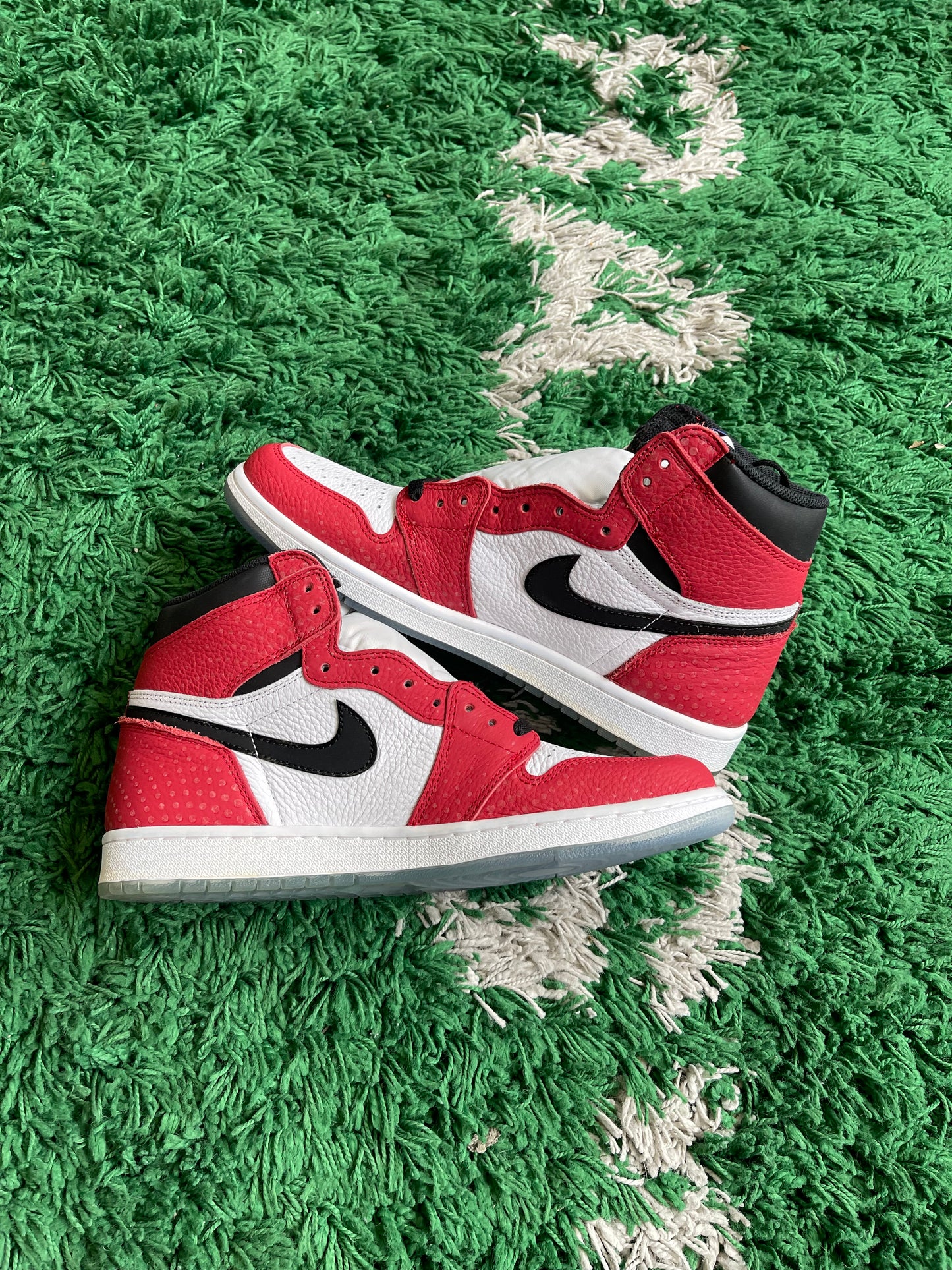 Jordan 1 High “Spider-Man Origin Story”