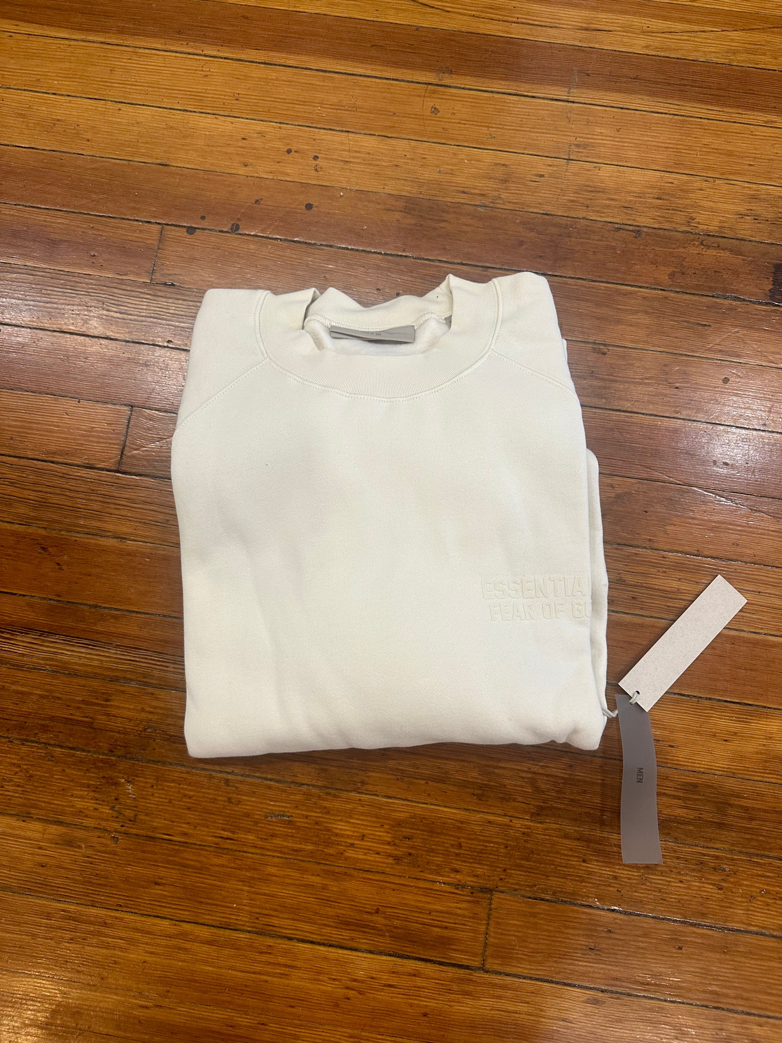 Essentials Crewneck “Egg Shell”