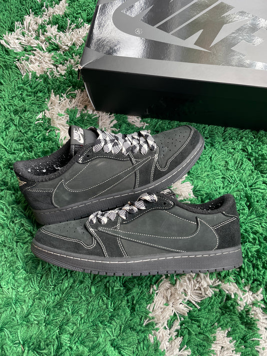 Travis Scott Jordan 1 Low “Phantom”