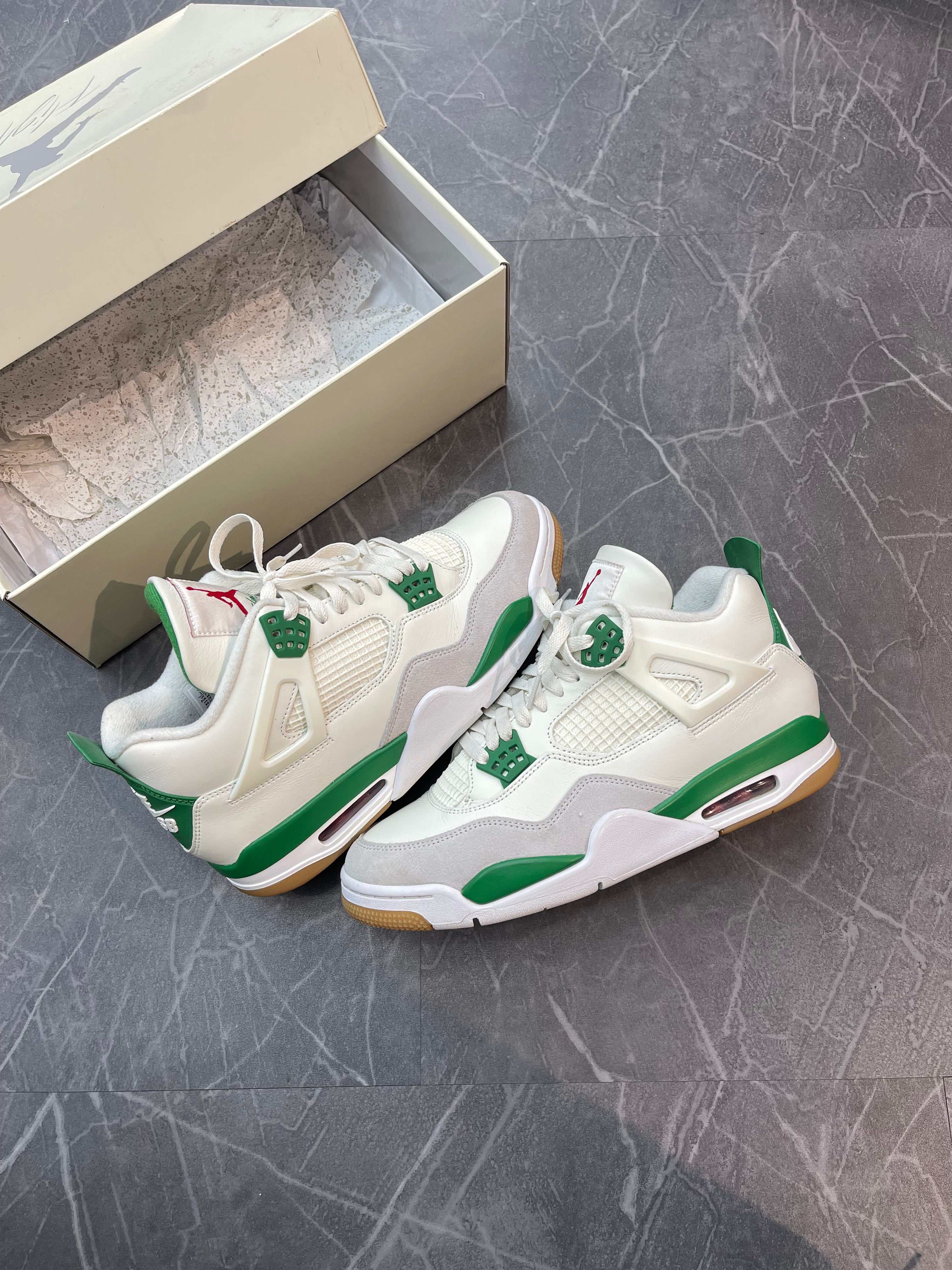 Jordan 4 SB “Pine Green”