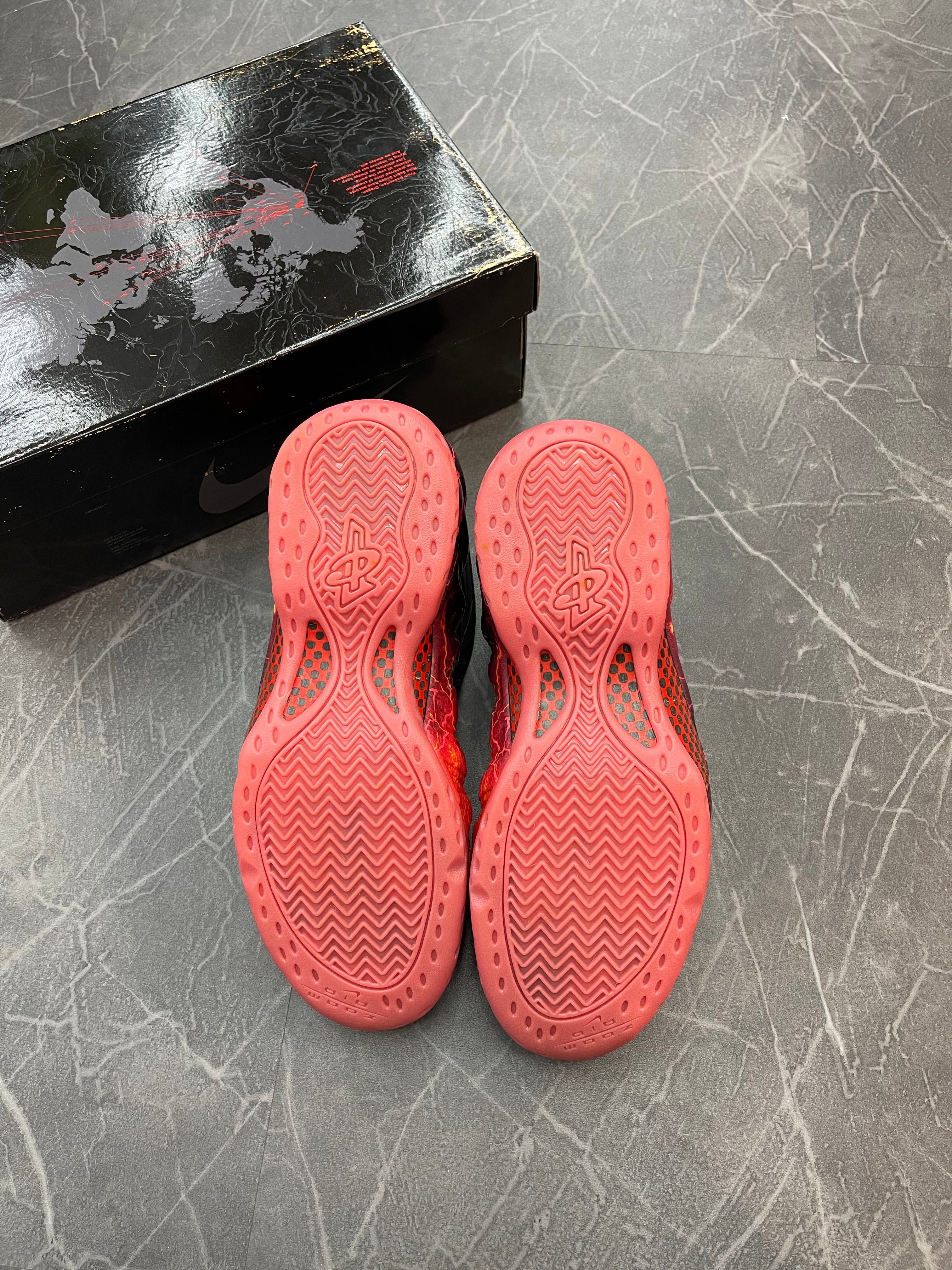 Nike Air Foamposite “Stranger Things”